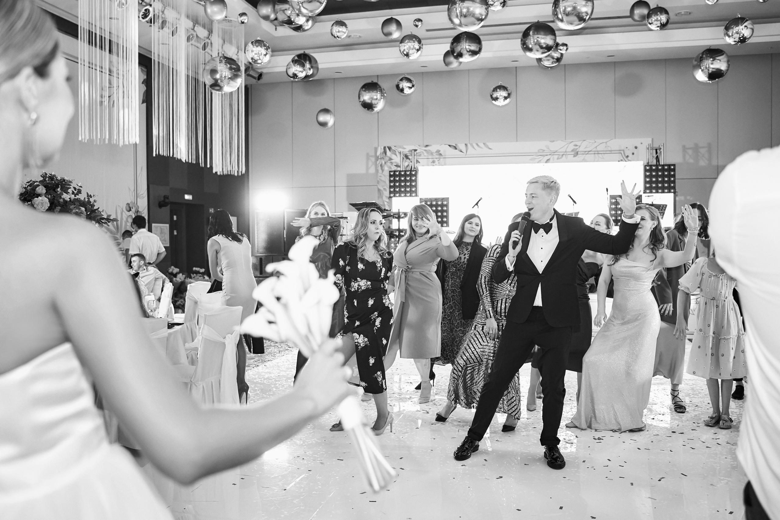 Красивая выездная регистрация в «Шато Де Талю» винодельня в Геленджике. ТВИНС СТУДИО — лучшие свадебные фотографы и видеографы в Краснодаре