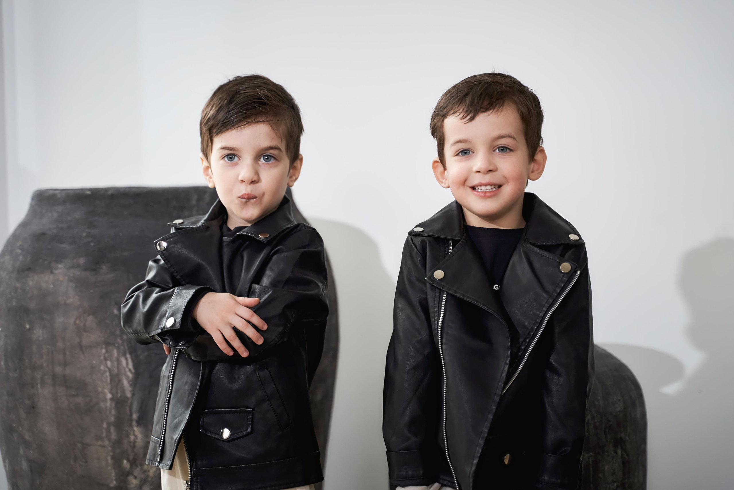 Самир Азарян и «три торнадо» Семейная фотосъёмка от Твинс Студио. ТВИНС СТУДИО — лучшие свадебные фотографы и видеографы в Краснодаре