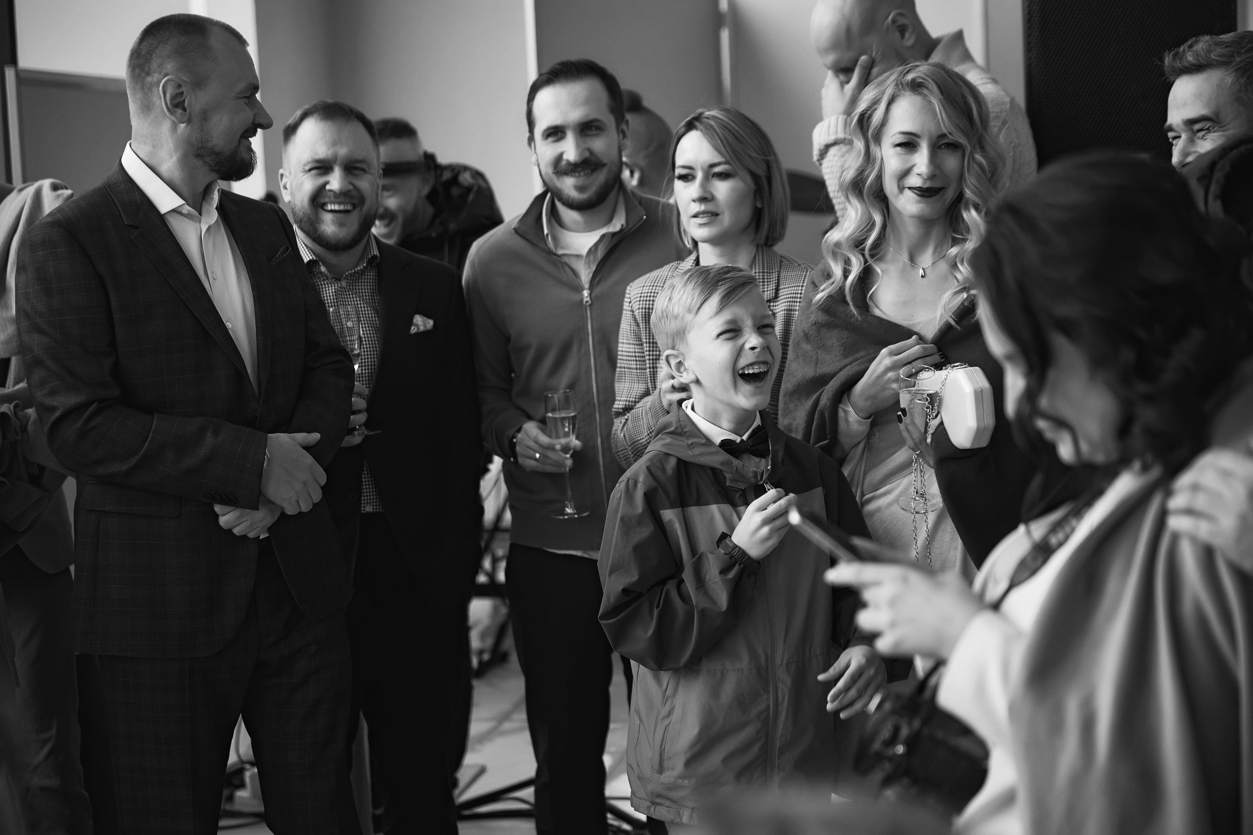 Свадьба в Красной Поляне от TWINS STUDIO в окружении гор. ТВИНС СТУДИО — лучшие свадебные фотографы и видеографы в Краснодаре