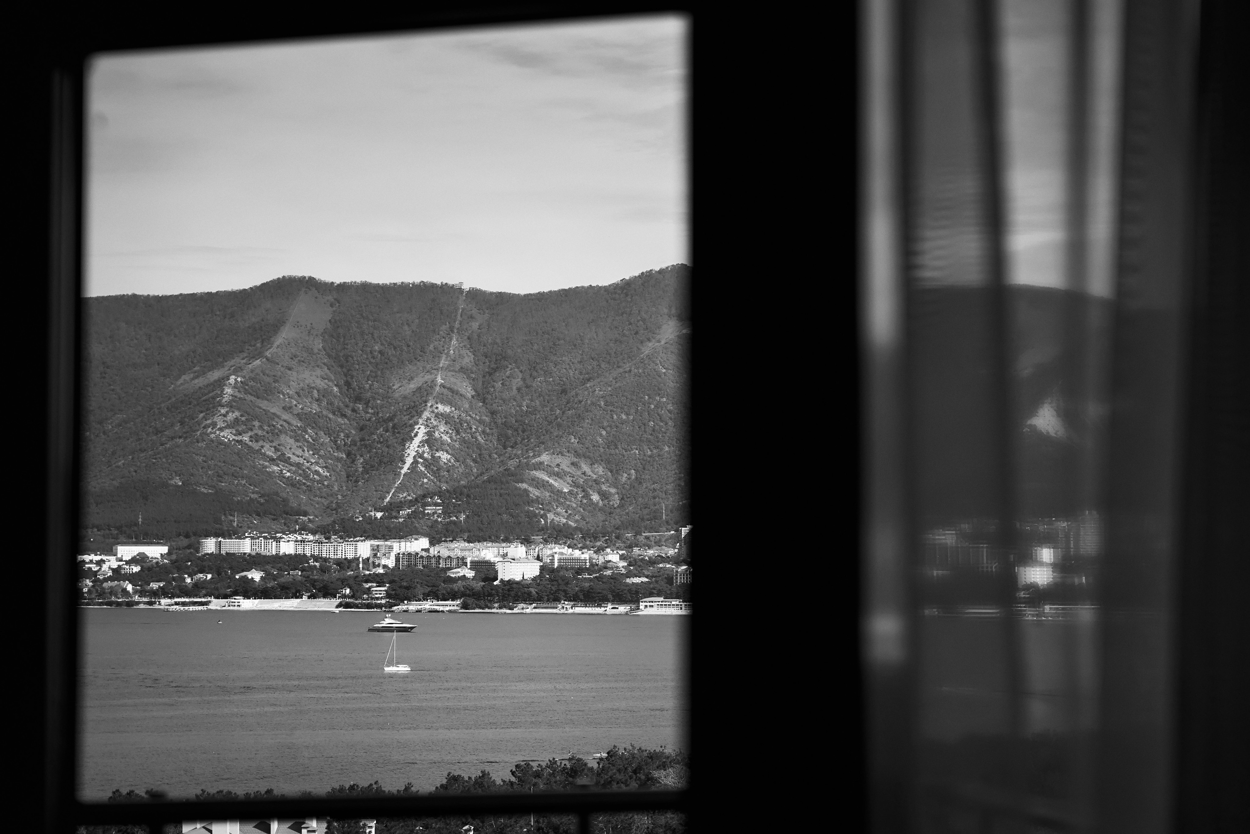 Красивая выездная регистрация в «Шато Де Талю» винодельня в Геленджике. ТВИНС СТУДИО — лучшие свадебные фотографы и видеографы в Краснодаре