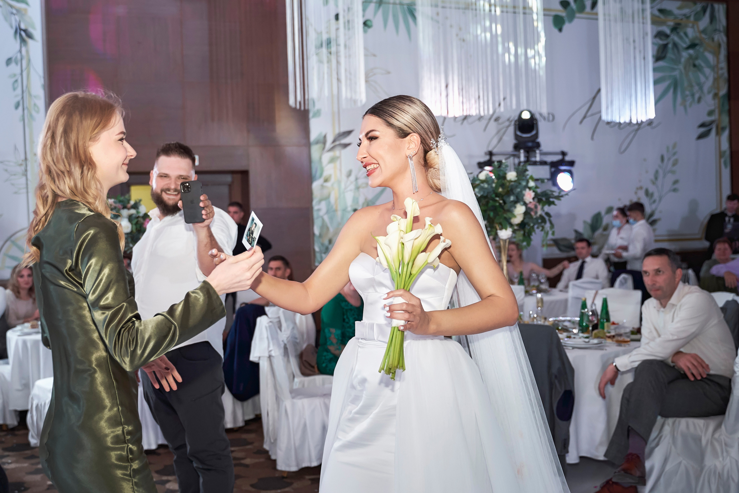 Красивая выездная регистрация в «Шато Де Талю» винодельня в Геленджике. ТВИНС СТУДИО — лучшие свадебные фотографы и видеографы в Краснодаре