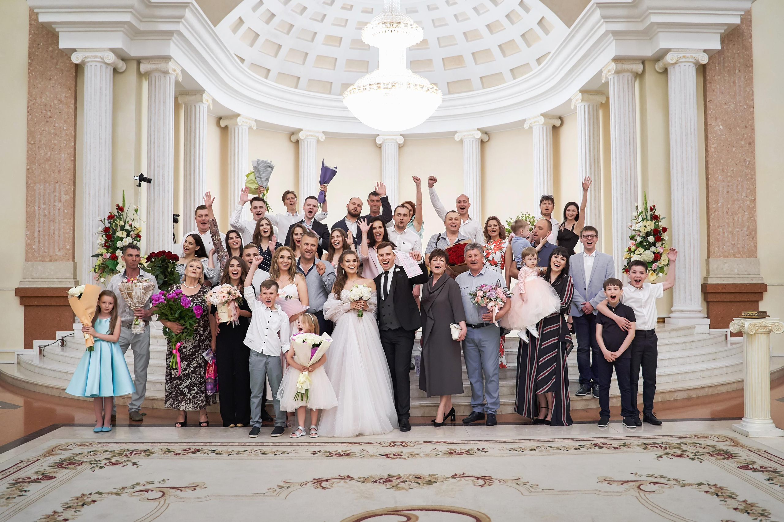 Камерная свадьба в фотостудии, парке Галицкого и Екатерининском загсе. ТВИНС СТУДИО — лучшие свадебные фотографы и видеографы в Краснодаре