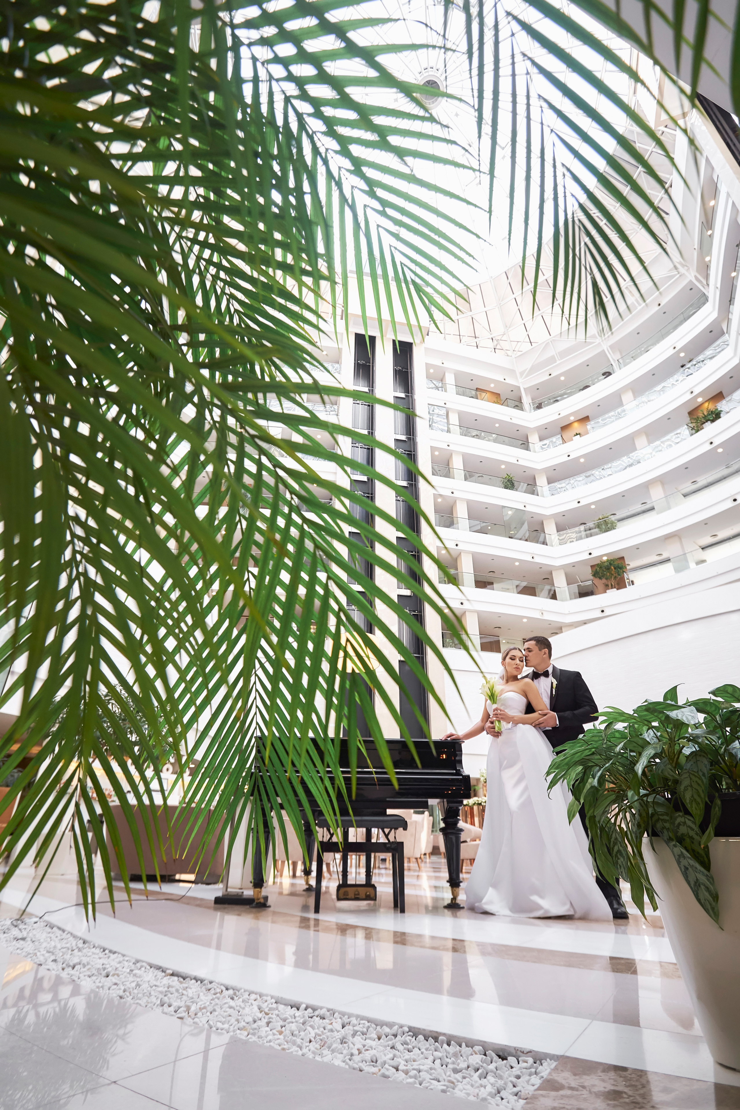 Красивая выездная регистрация в «Шато Де Талю» винодельня в Геленджике. ТВИНС СТУДИО — лучшие свадебные фотографы и видеографы в Краснодаре