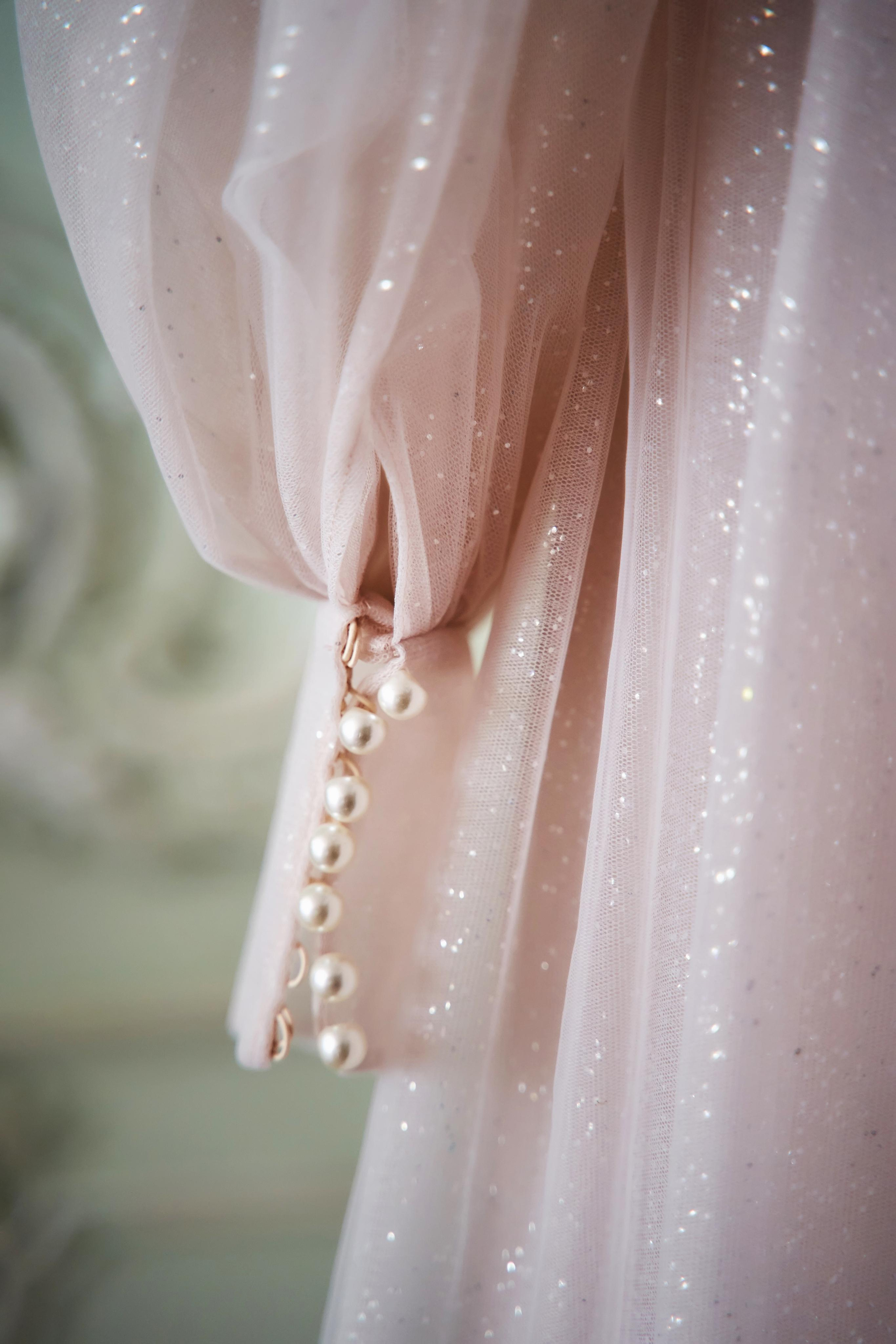 Камерная свадьба в фотостудии, парке Галицкого и Екатерининском загсе. ТВИНС СТУДИО — лучшие свадебные фотографы и видеографы в Краснодаре