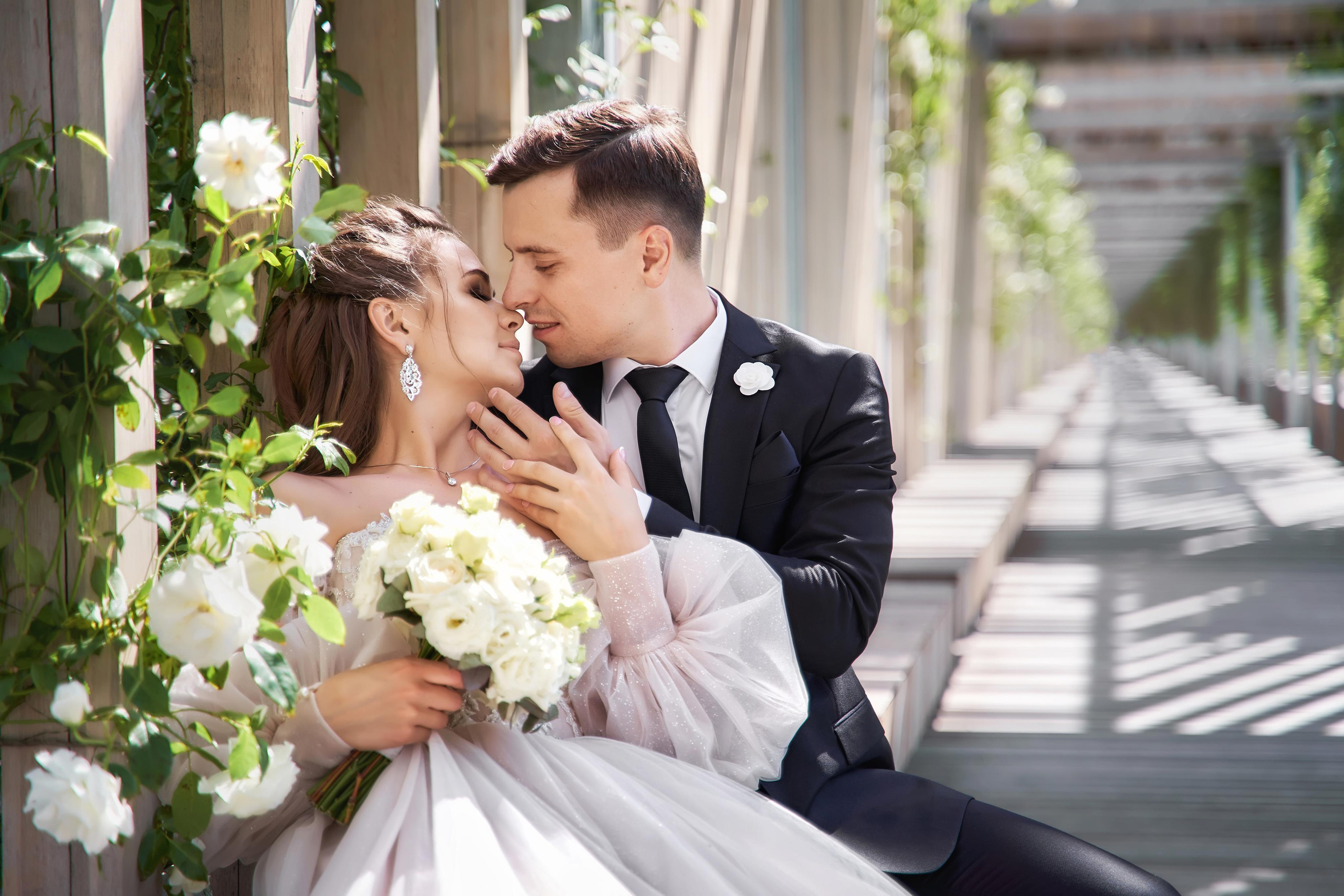 Камерная свадьба в фотостудии, парке Галицкого и Екатерининском загсе. ТВИНС СТУДИО — лучшие свадебные фотографы и видеографы в Краснодаре