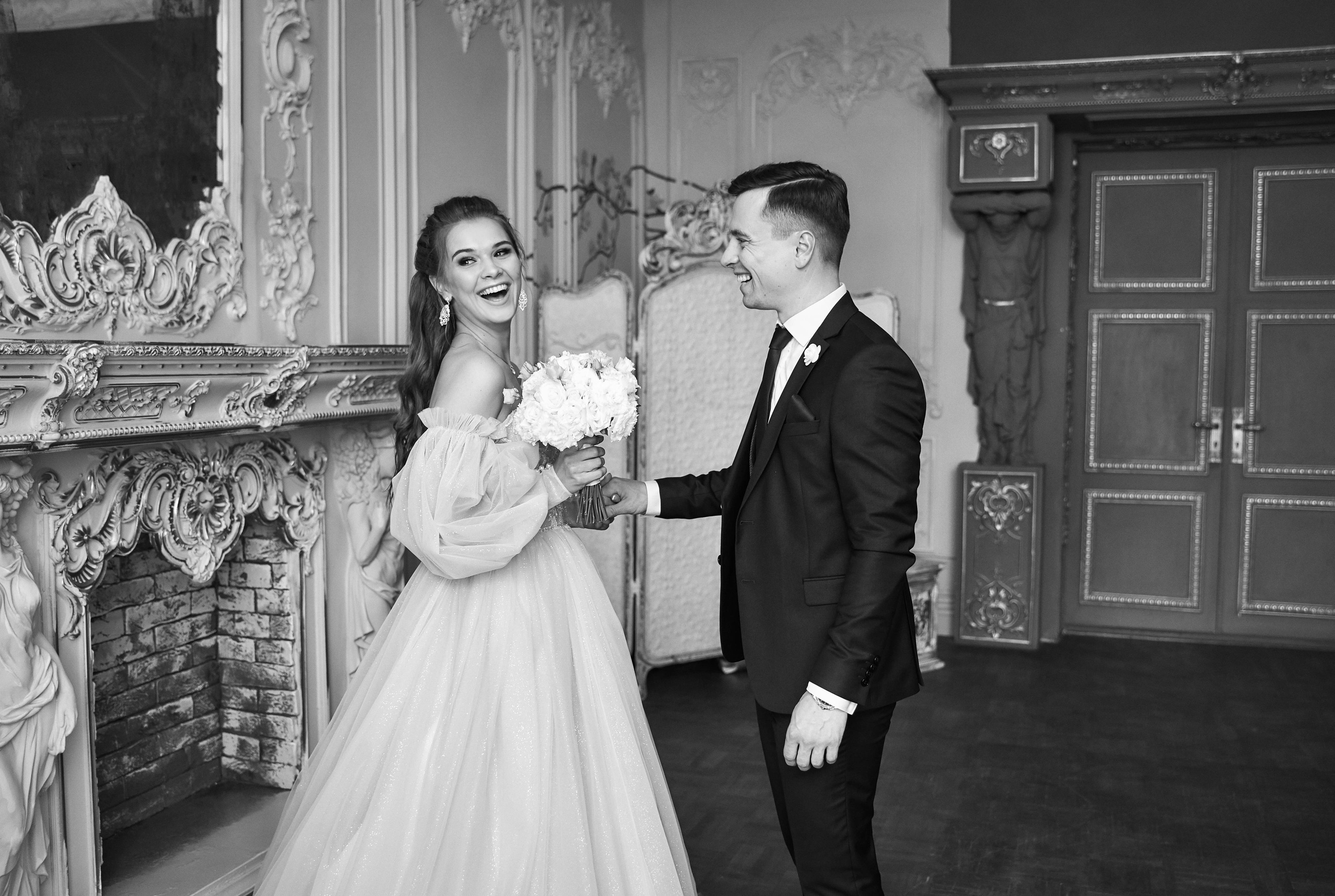 Камерная свадьба в фотостудии, парке Галицкого и Екатерининском загсе. ТВИНС СТУДИО — лучшие свадебные фотографы и видеографы в Краснодаре