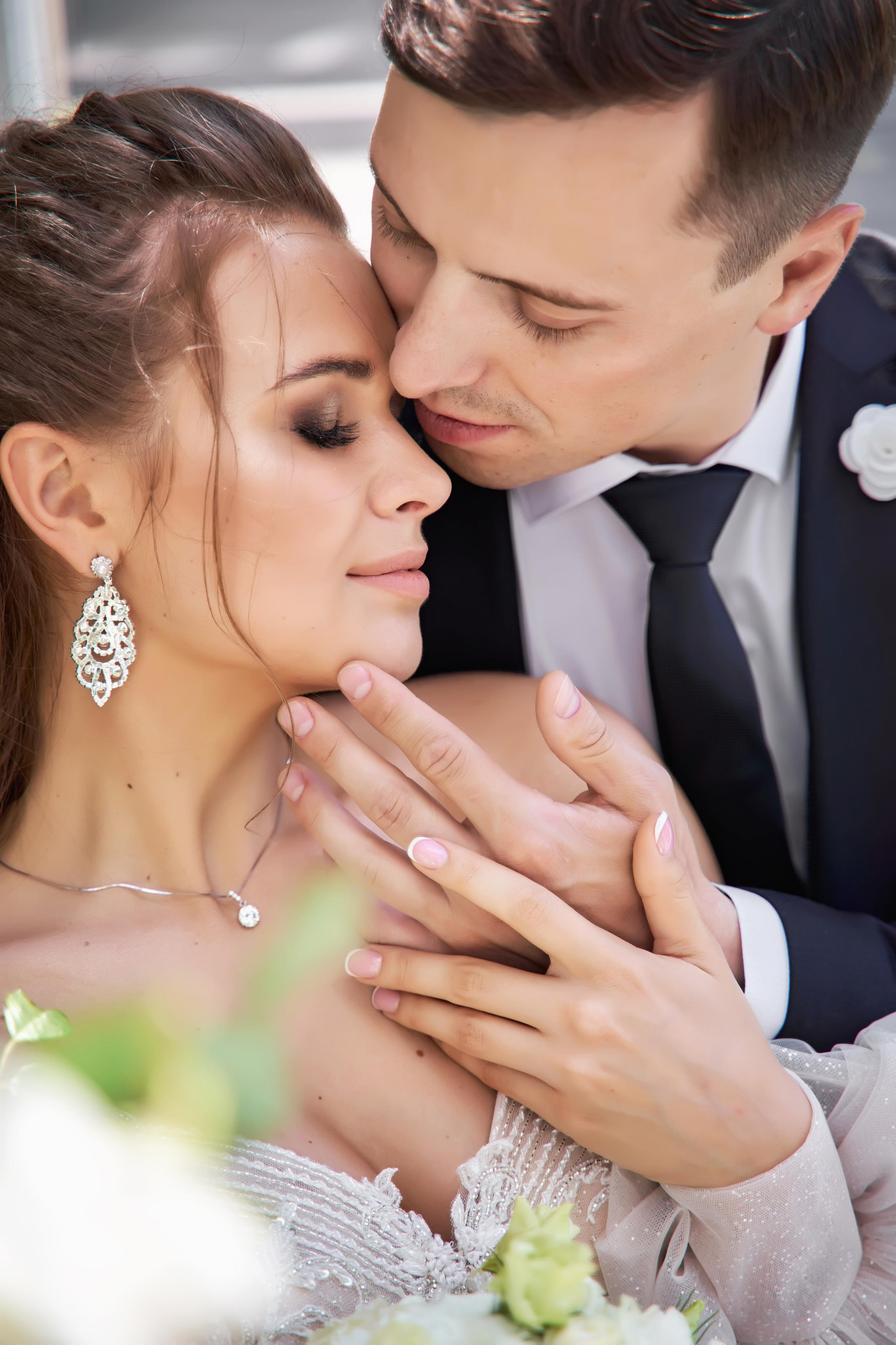 Камерная свадьба в фотостудии, парке Галицкого и Екатерининском загсе. ТВИНС СТУДИО — лучшие свадебные фотографы и видеографы в Краснодаре