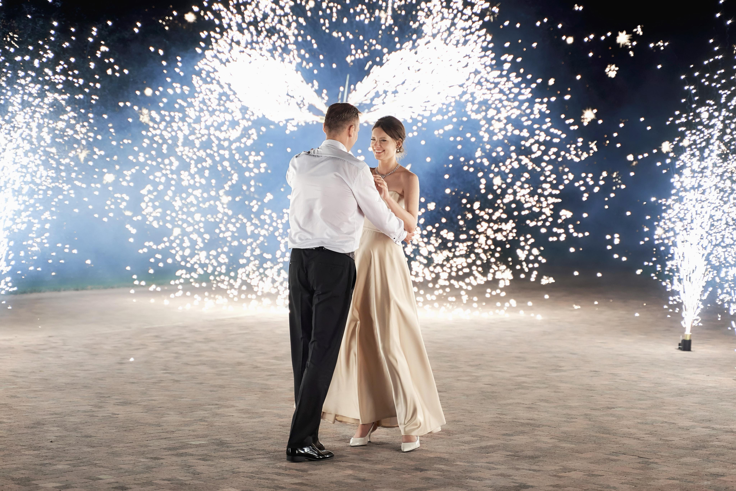 Прогулка на яхте в день свадьбы вместе с фото и видео Твинс Студио. ТВИНС СТУДИО — лучшие свадебные фотографы и видеографы в Краснодаре