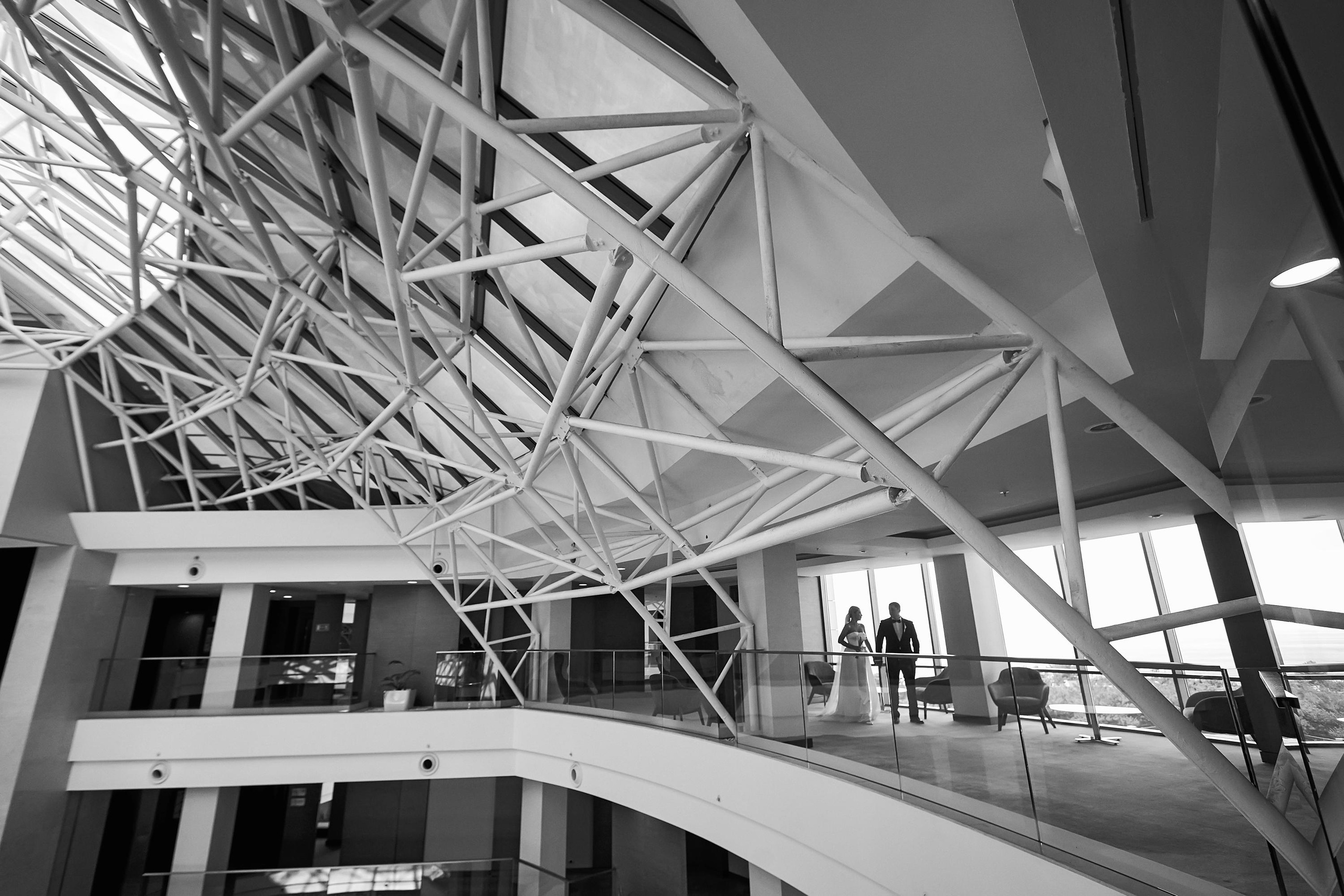 Красивая выездная регистрация в «Шато Де Талю» винодельня в Геленджике. ТВИНС СТУДИО — лучшие свадебные фотографы и видеографы в Краснодаре