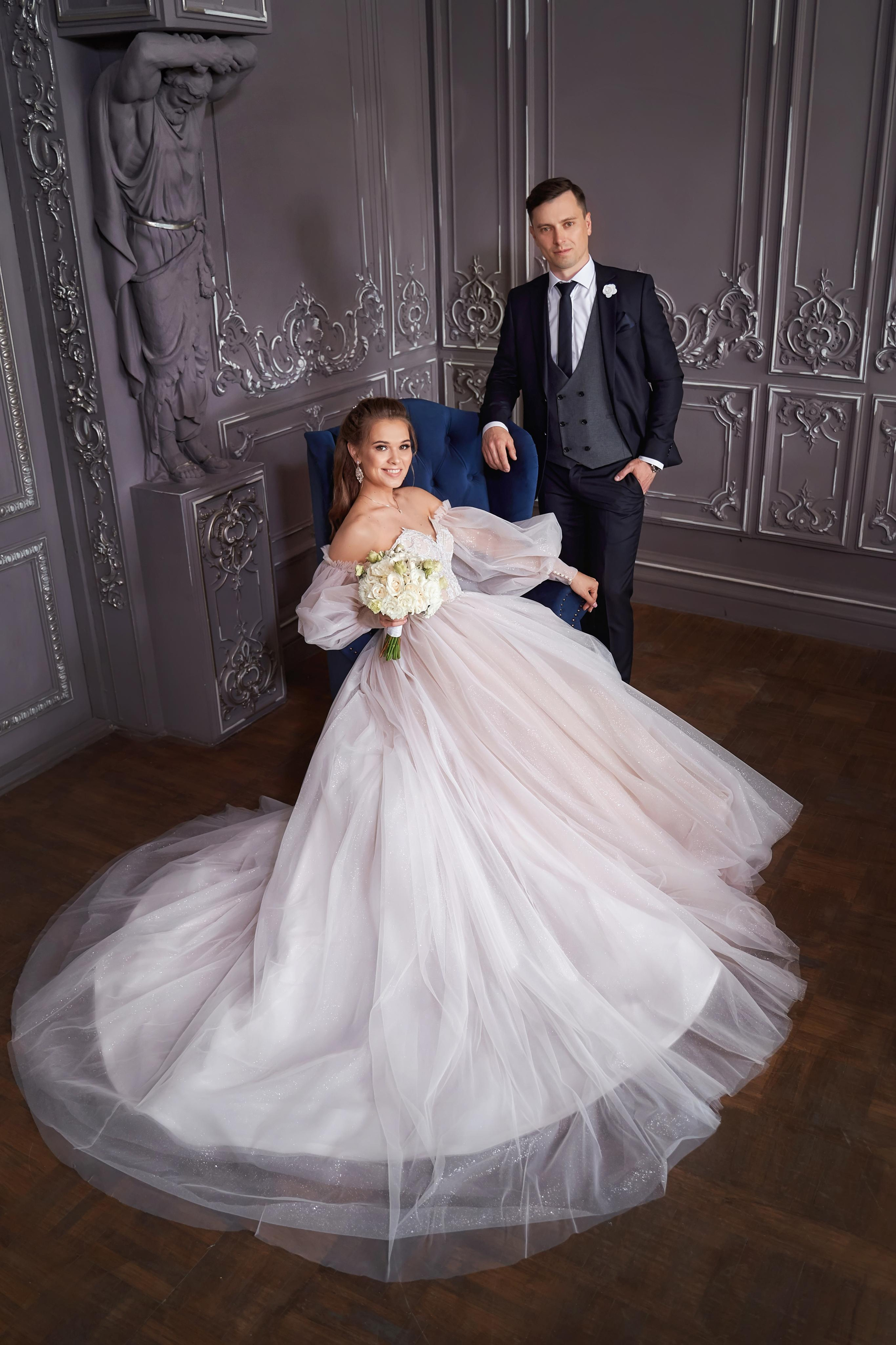 Камерная свадьба в фотостудии, парке Галицкого и Екатерининском загсе. ТВИНС СТУДИО — лучшие свадебные фотографы и видеографы в Краснодаре