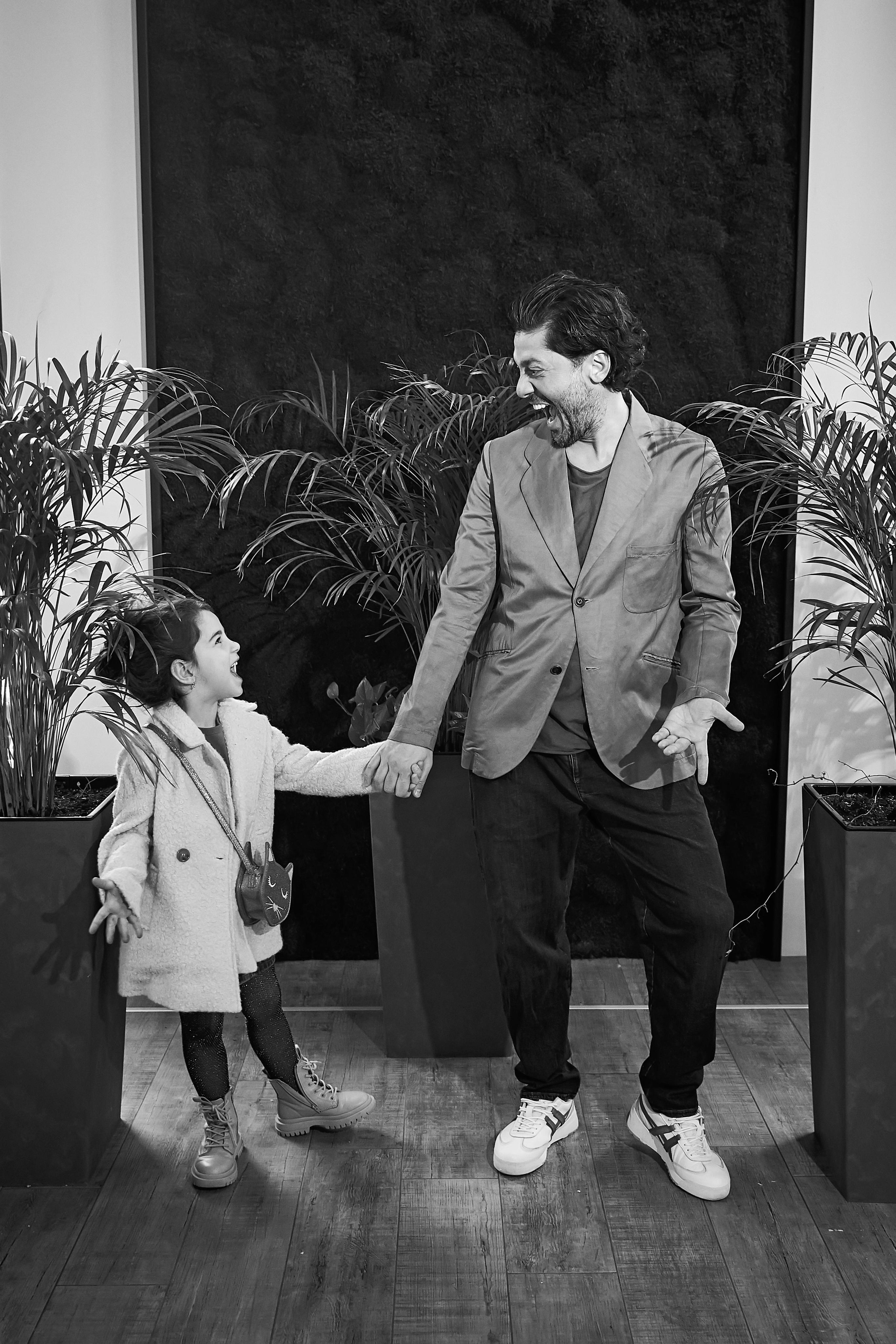 Самир Азарян и «три торнадо» Семейная фотосъёмка от Твинс Студио. ТВИНС СТУДИО — лучшие свадебные фотографы и видеографы в Краснодаре