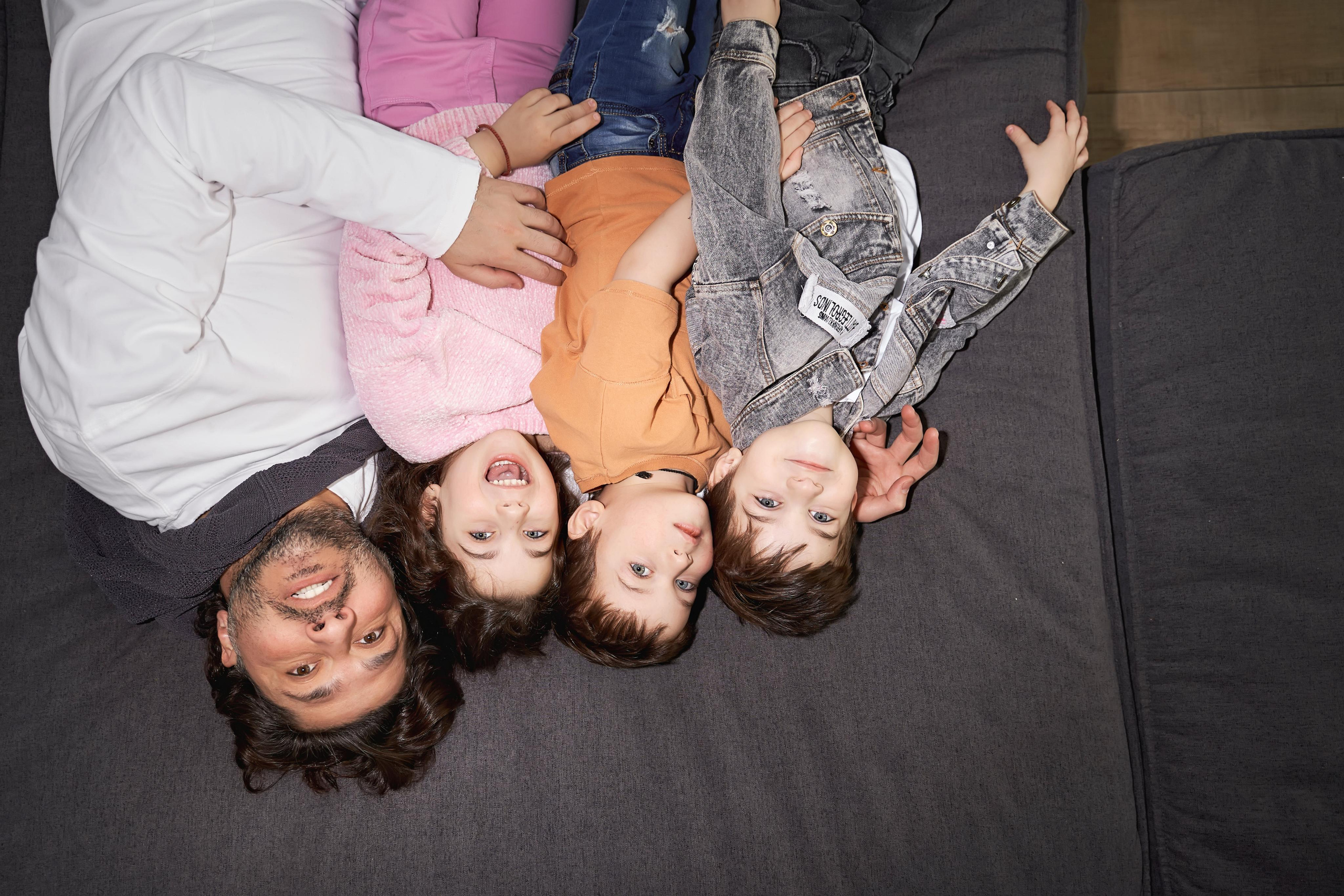 Самир Азарян и «три торнадо» Семейная фотосъёмка от Твинс Студио. ТВИНС СТУДИО — лучшие свадебные фотографы и видеографы в Краснодаре