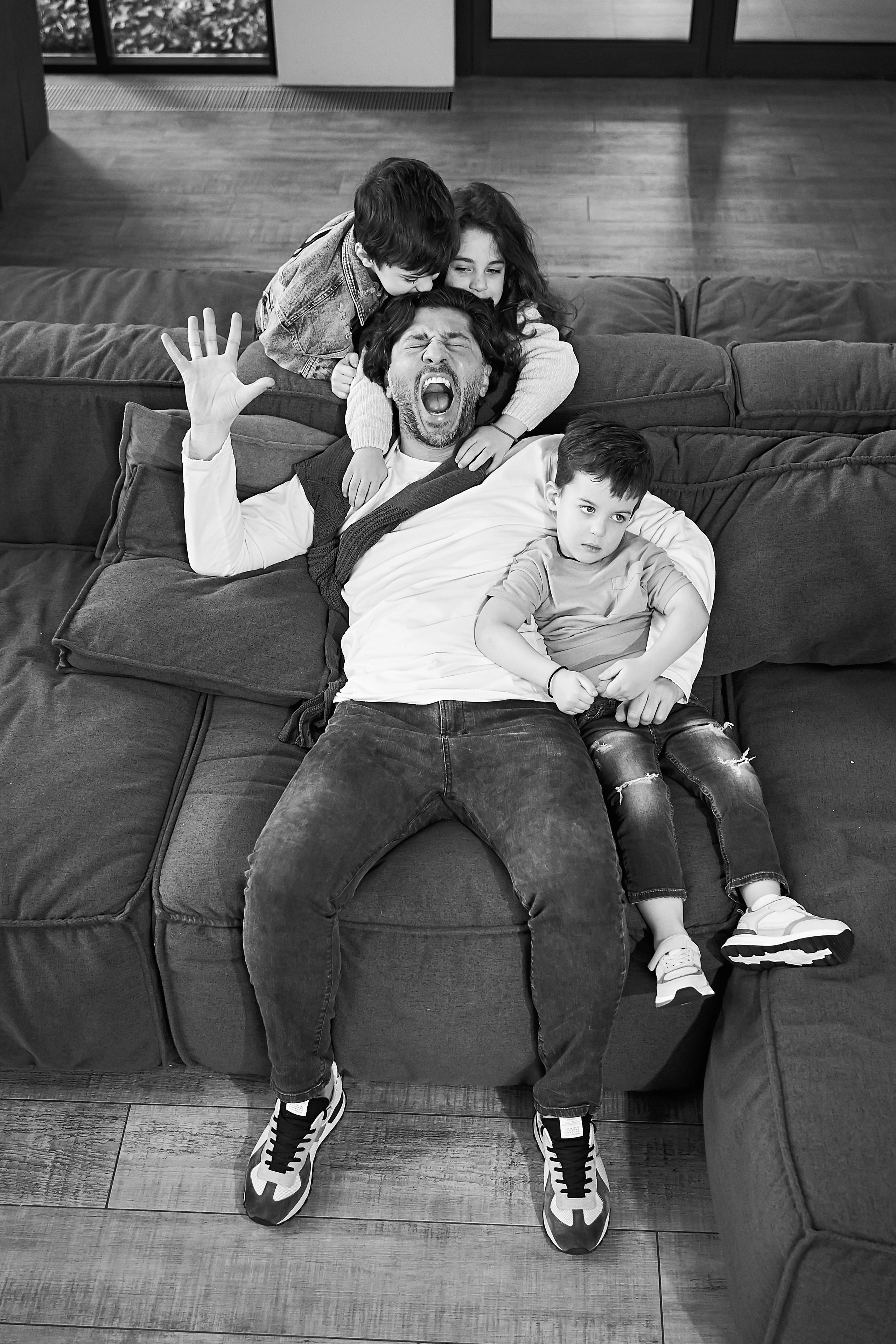 Самир Азарян и «три торнадо» Семейная фотосъёмка от Твинс Студио. ТВИНС СТУДИО — лучшие свадебные фотографы и видеографы в Краснодаре