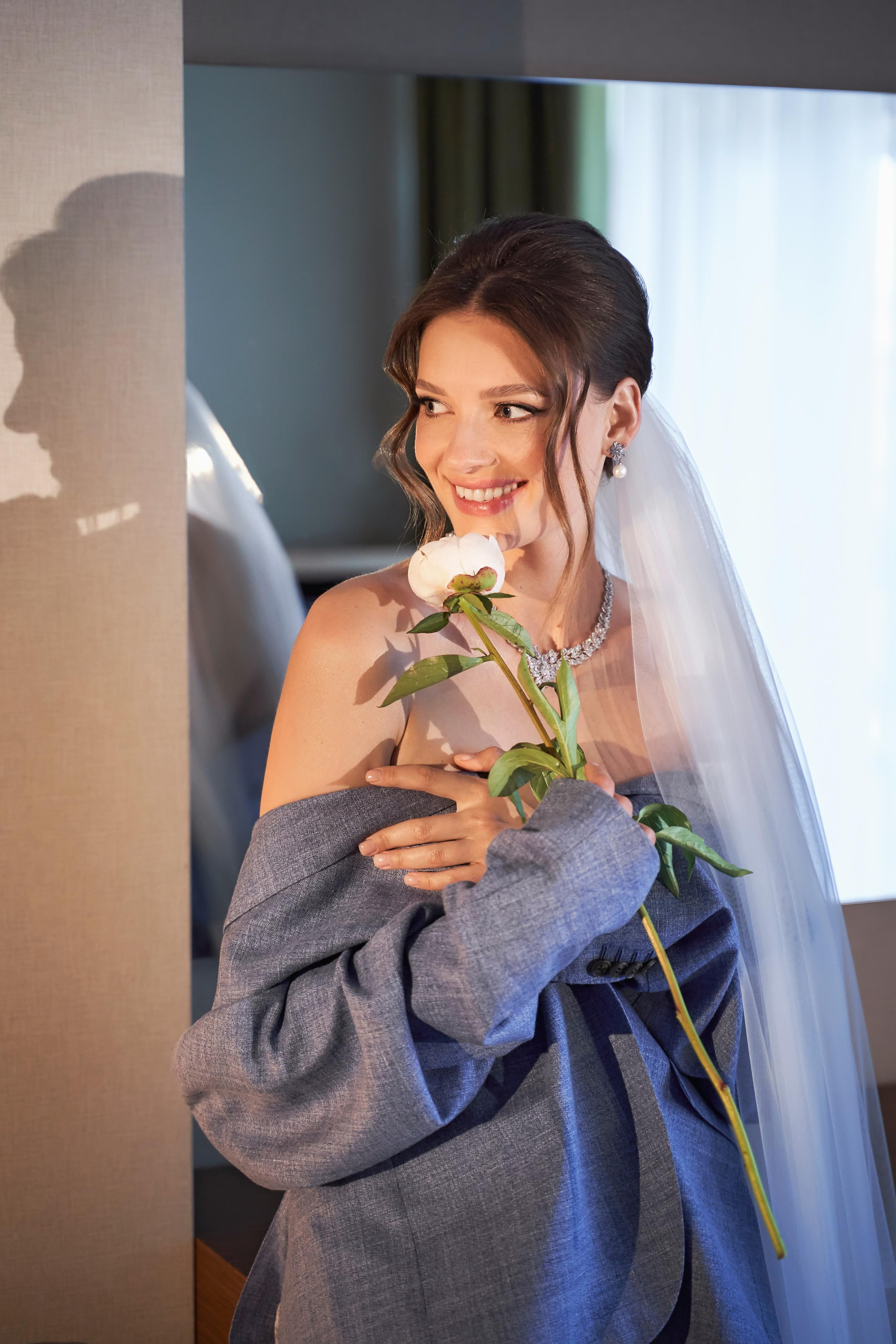 Прогулка на яхте в день свадьбы вместе с фото и видео Твинс Студио. ТВИНС СТУДИО — лучшие свадебные фотографы и видеографы в Краснодаре