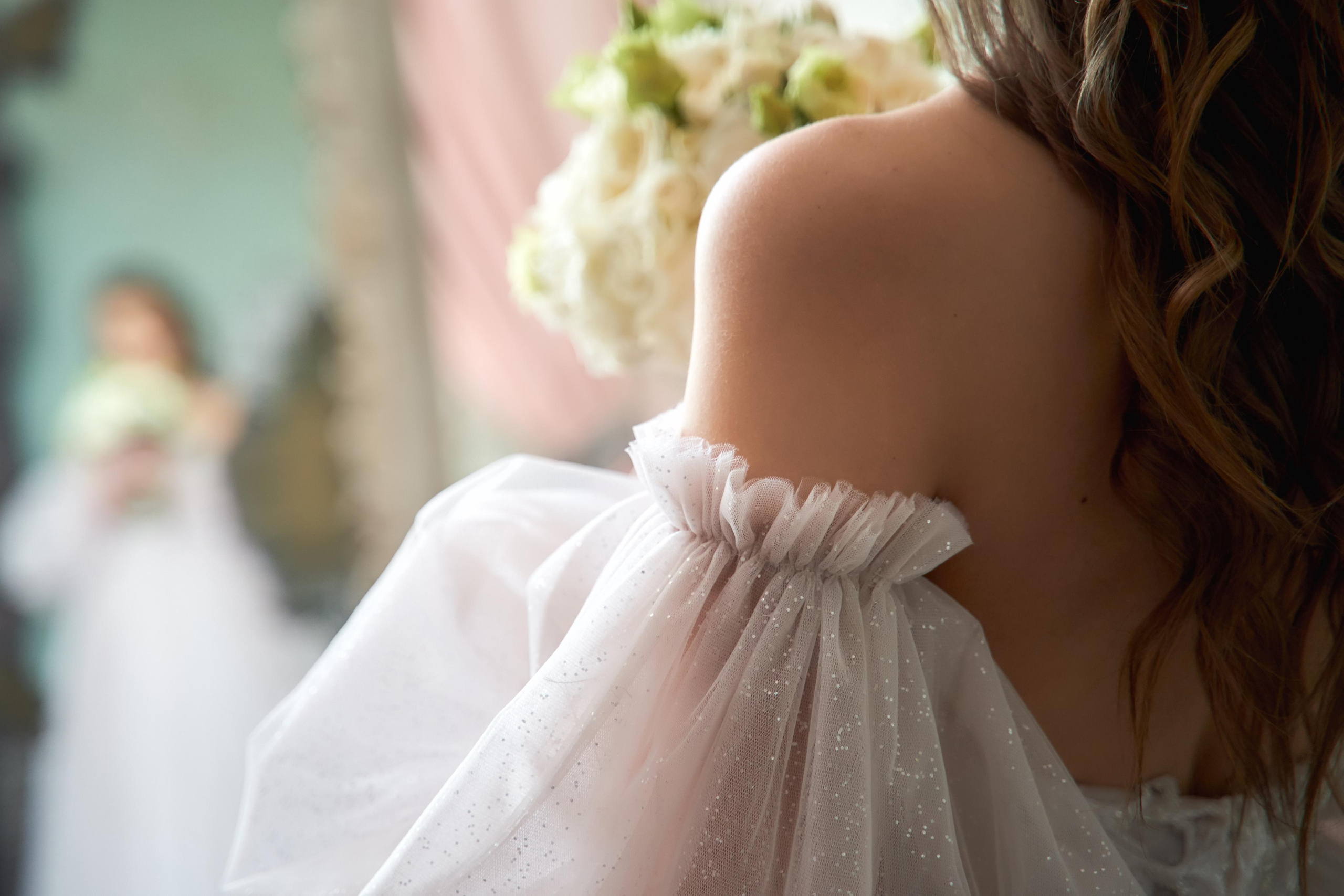 Камерная свадьба в фотостудии, парке Галицкого и Екатерининском загсе. ТВИНС СТУДИО — лучшие свадебные фотографы и видеографы в Краснодаре