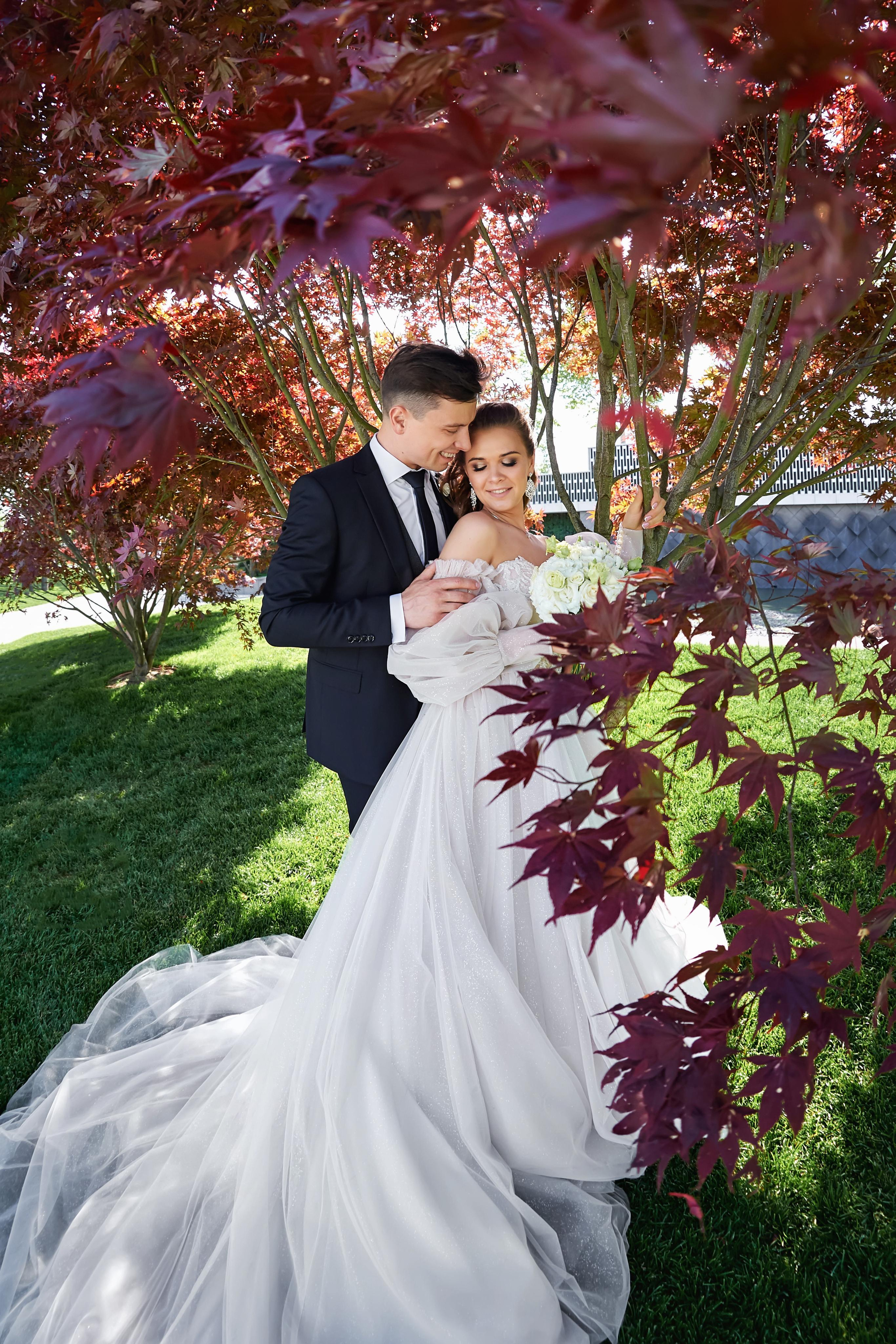 Камерная свадьба в фотостудии, парке Галицкого и Екатерининском загсе. ТВИНС СТУДИО — лучшие свадебные фотографы и видеографы в Краснодаре