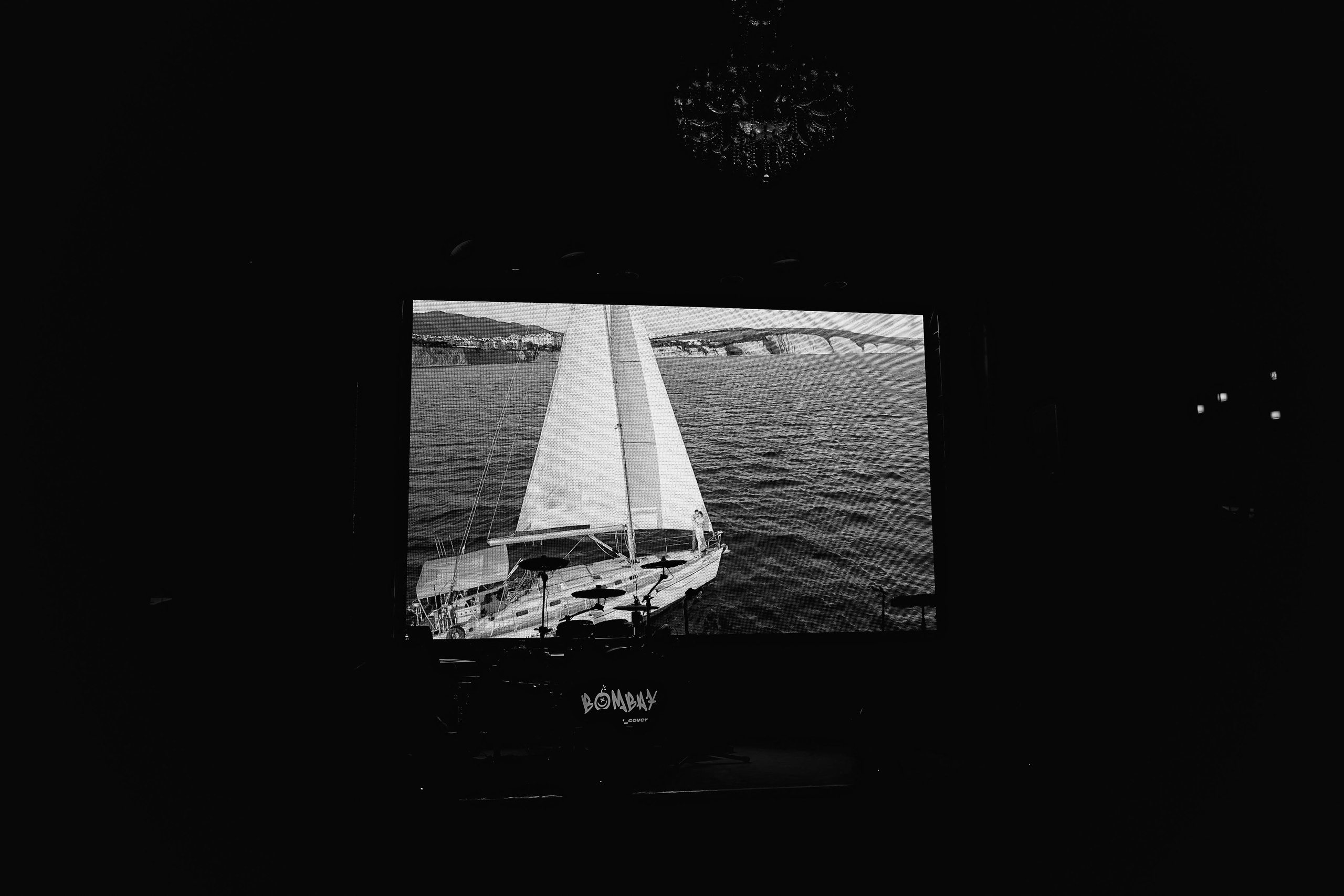 Прогулка на яхте в день свадьбы вместе с фото и видео Твинс Студио. ТВИНС СТУДИО — лучшие свадебные фотографы и видеографы в Краснодаре