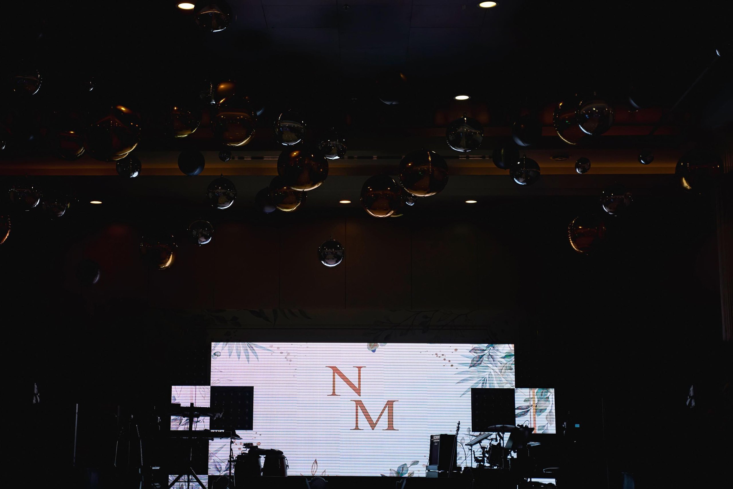 Красивая выездная регистрация в «Шато Де Талю» винодельня в Геленджике. ТВИНС СТУДИО — лучшие свадебные фотографы и видеографы в Краснодаре