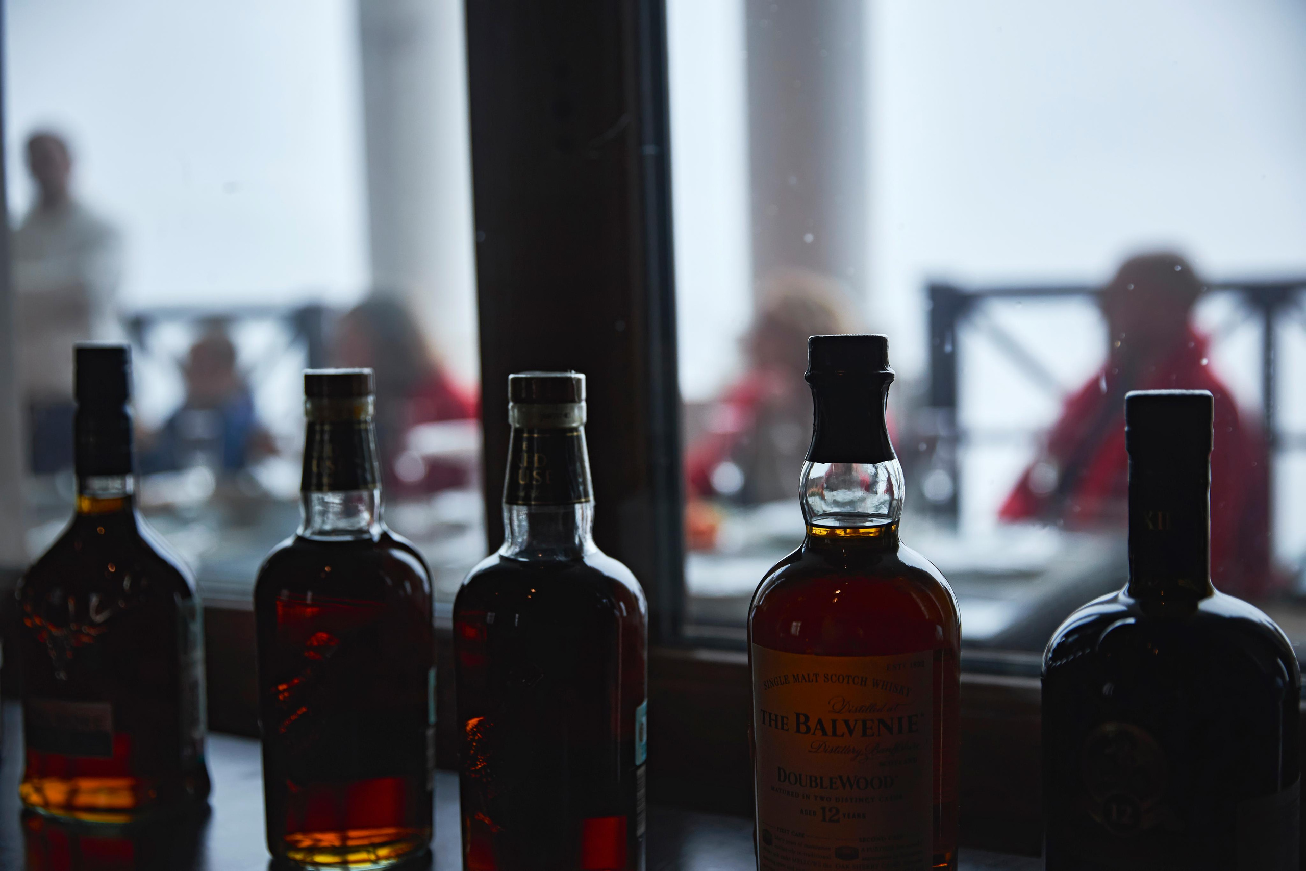 Свадьба в Красной Поляне от TWINS STUDIO в окружении гор. ТВИНС СТУДИО — лучшие свадебные фотографы и видеографы в Краснодаре