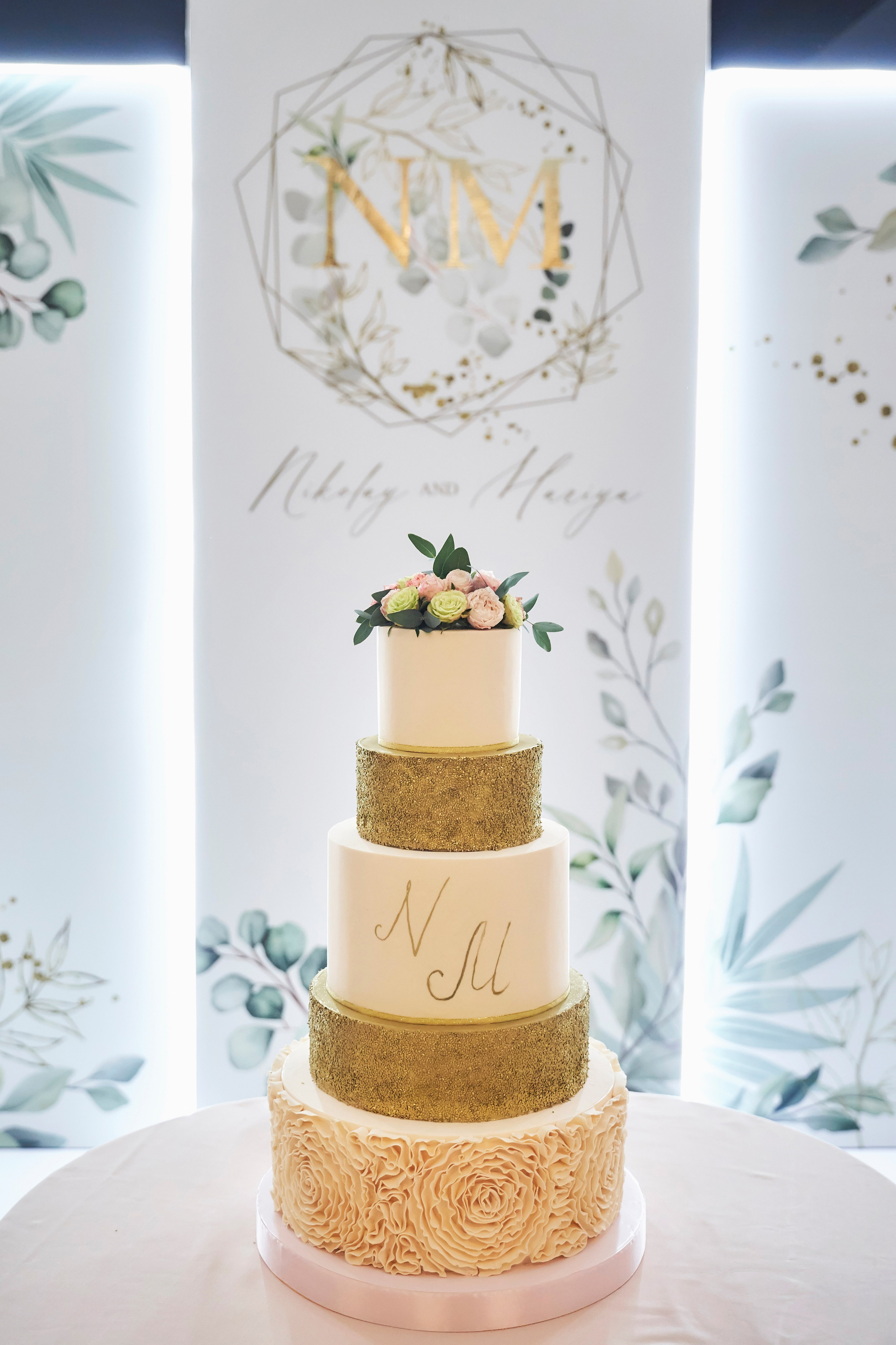 Красивая выездная регистрация в «Шато Де Талю» винодельня в Геленджике. ТВИНС СТУДИО — лучшие свадебные фотографы и видеографы в Краснодаре