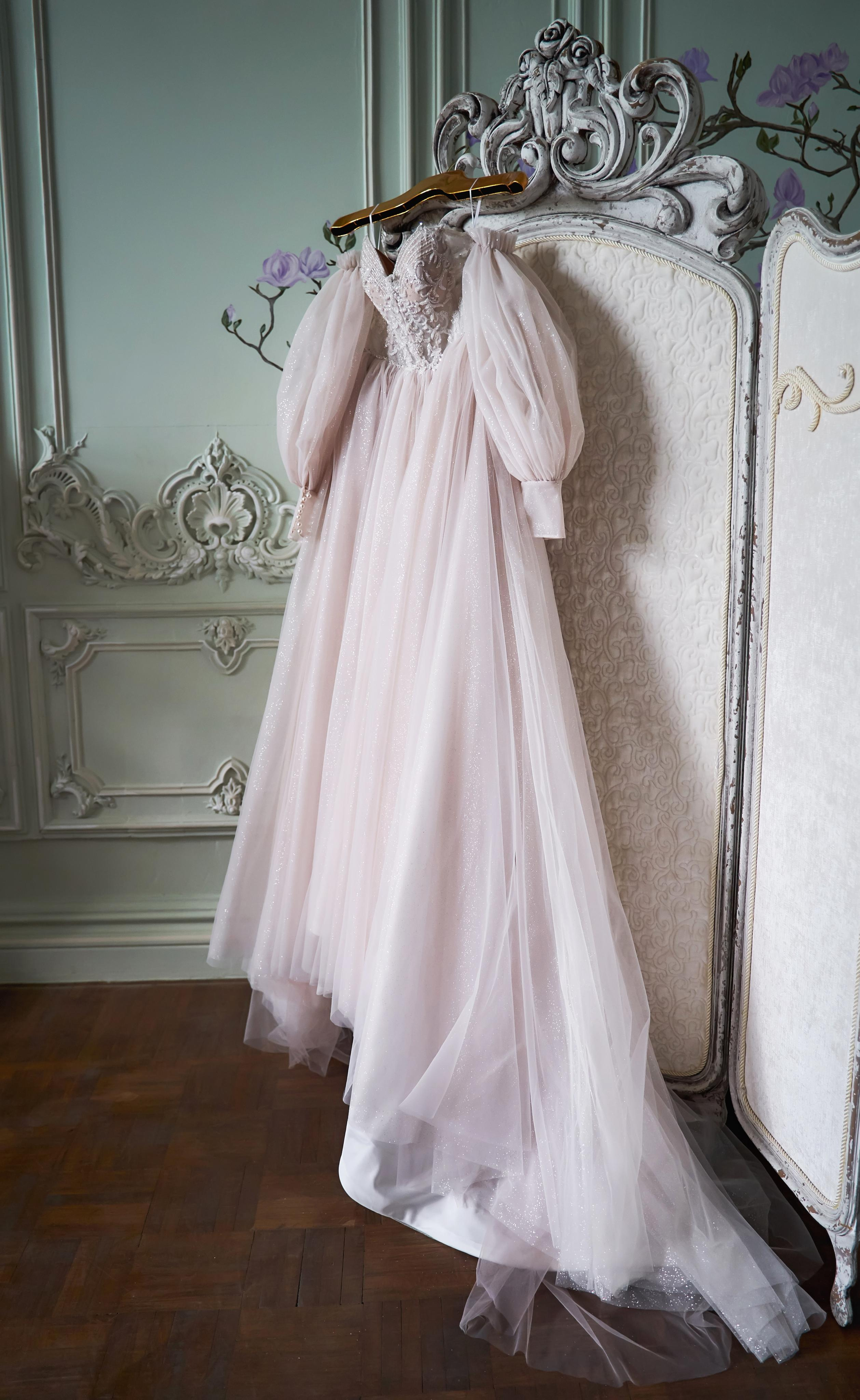 Камерная свадьба в фотостудии, парке Галицкого и Екатерининском загсе. ТВИНС СТУДИО — лучшие свадебные фотографы и видеографы в Краснодаре