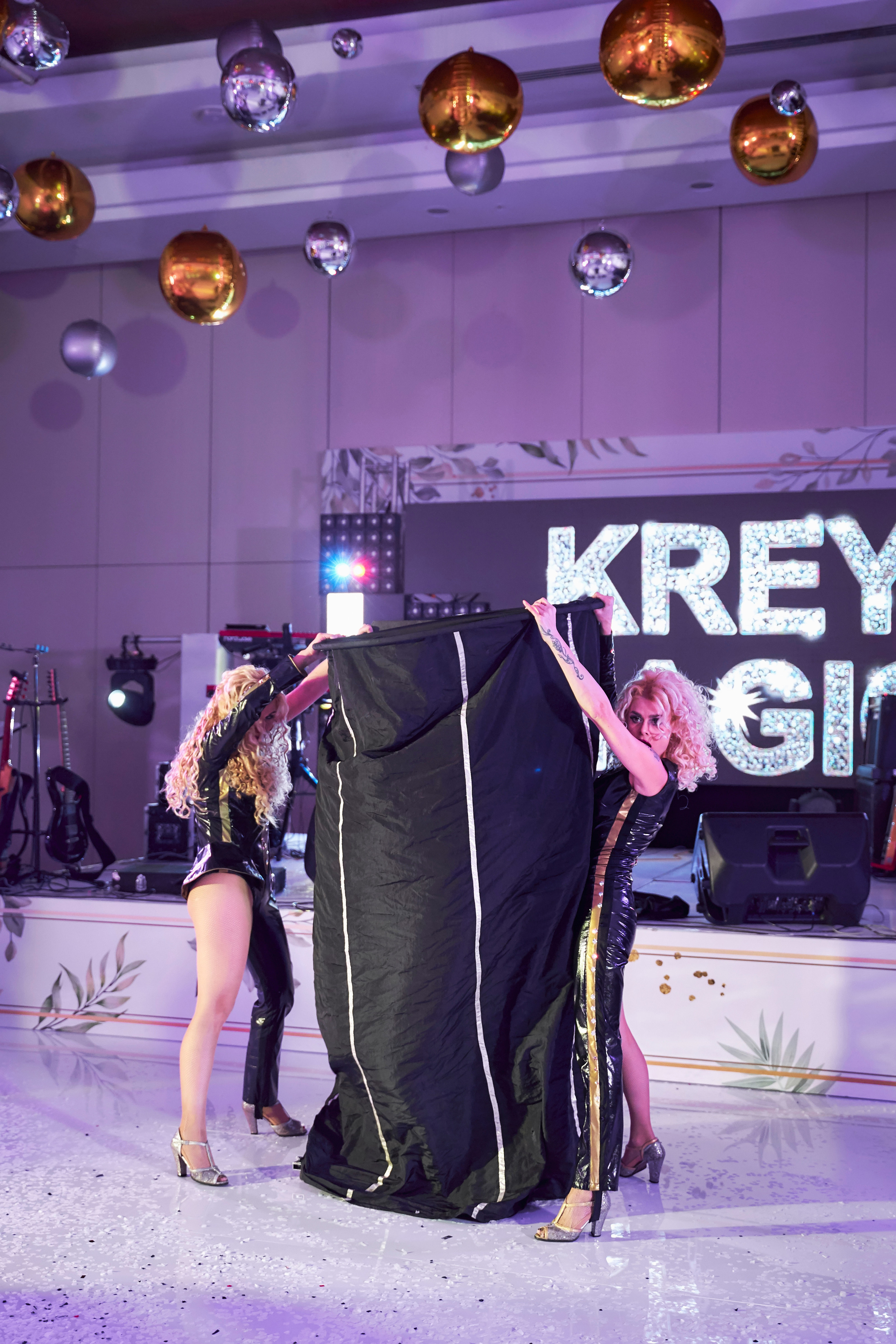 Красивая выездная регистрация в «Шато Де Талю» винодельня в Геленджике. ТВИНС СТУДИО — лучшие свадебные фотографы и видеографы в Краснодаре