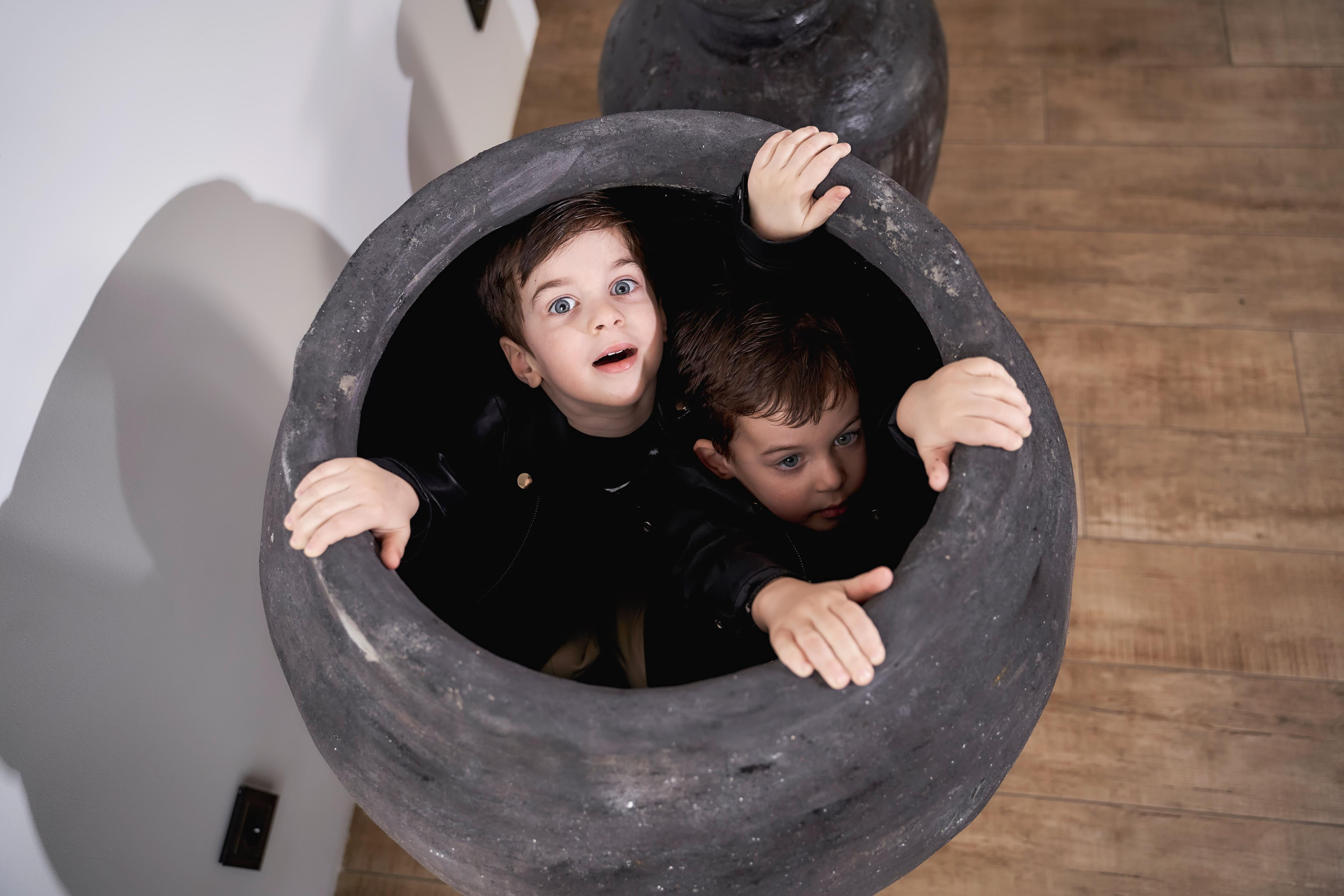 Самир Азарян и «три торнадо» Семейная фотосъёмка от Твинс Студио. ТВИНС СТУДИО — лучшие свадебные фотографы и видеографы в Краснодаре