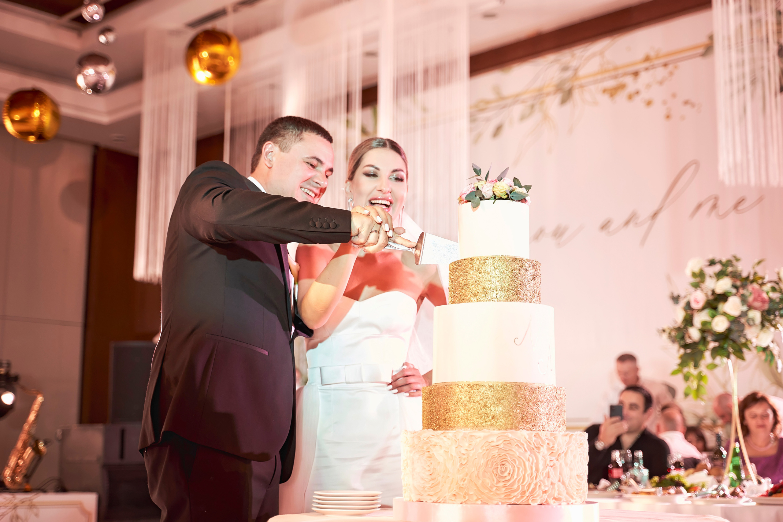 Красивая выездная регистрация в «Шато Де Талю» винодельня в Геленджике. ТВИНС СТУДИО — лучшие свадебные фотографы и видеографы в Краснодаре