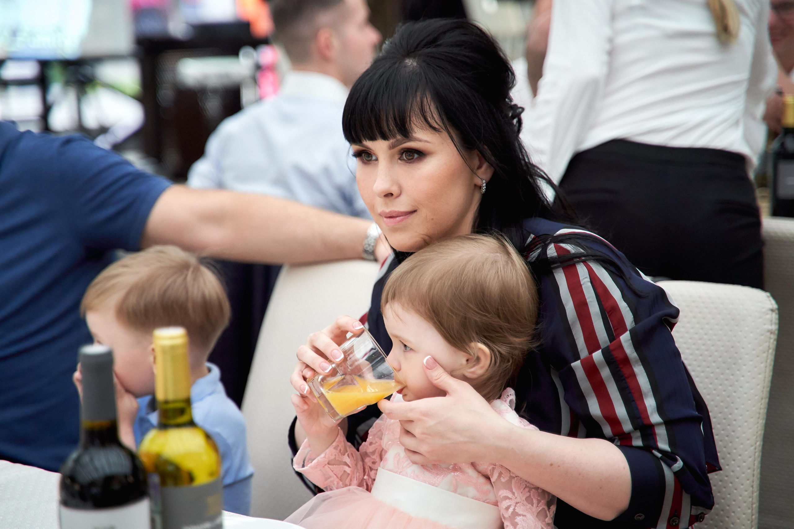 Камерная свадьба в фотостудии, парке Галицкого и Екатерининском загсе. ТВИНС СТУДИО — лучшие свадебные фотографы и видеографы в Краснодаре