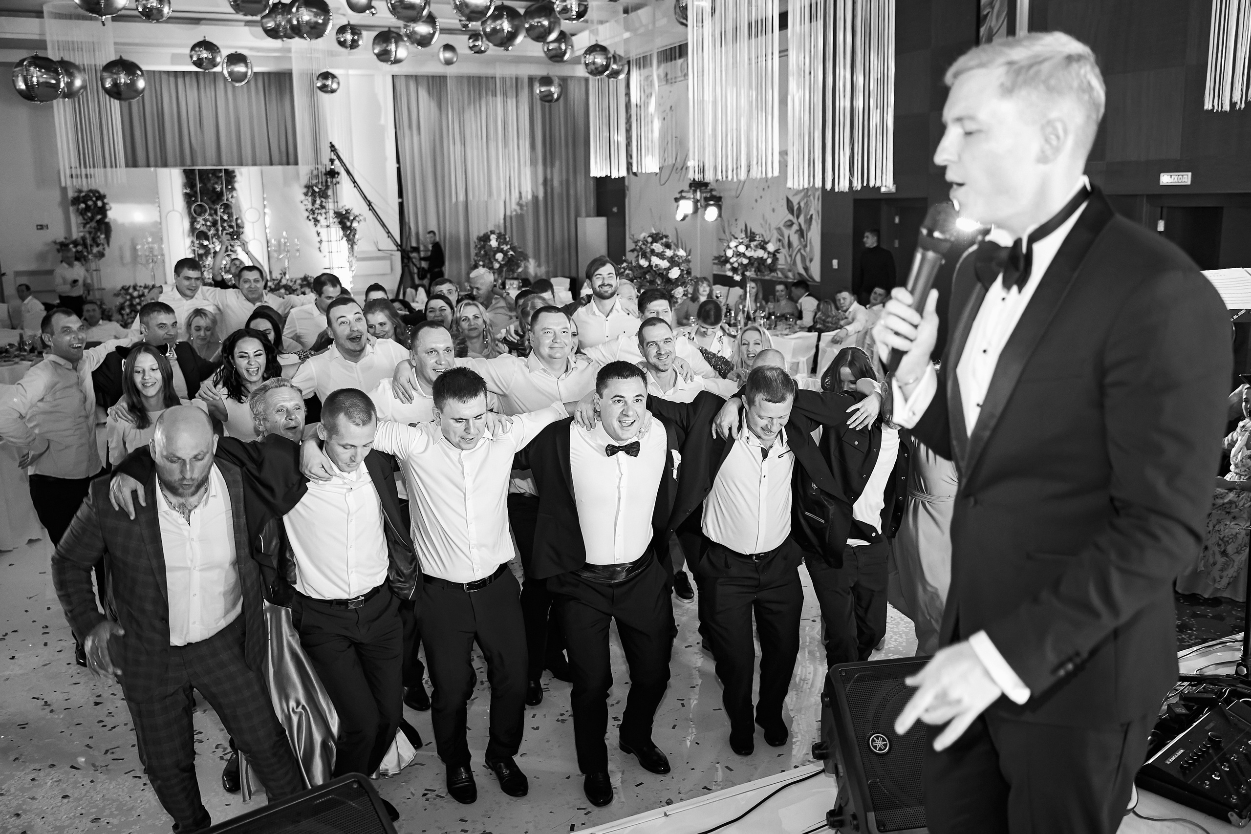 Красивая выездная регистрация в «Шато Де Талю» винодельня в Геленджике. ТВИНС СТУДИО — лучшие свадебные фотографы и видеографы в Краснодаре