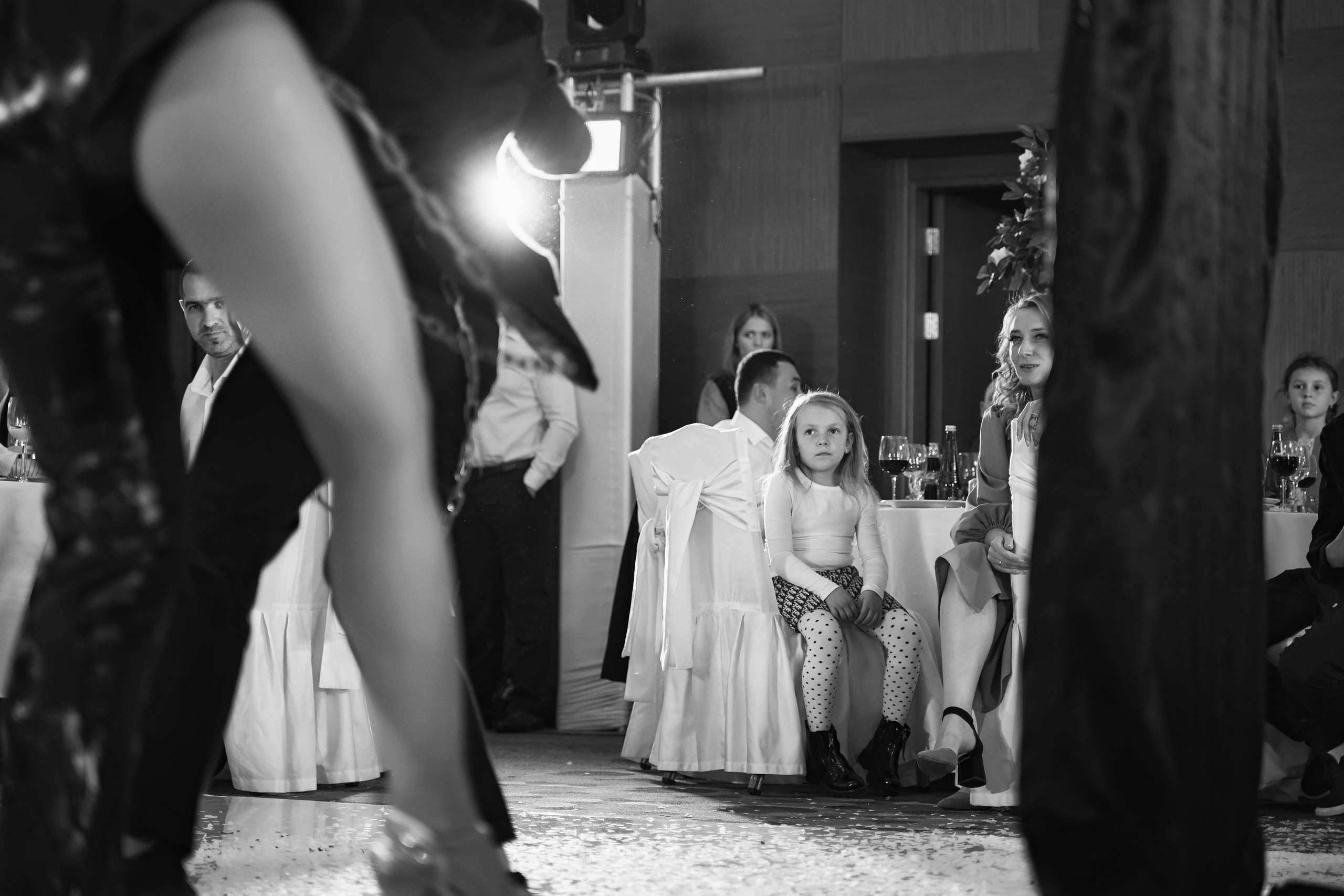 Красивая выездная регистрация в «Шато Де Талю» винодельня в Геленджике. ТВИНС СТУДИО — лучшие свадебные фотографы и видеографы в Краснодаре