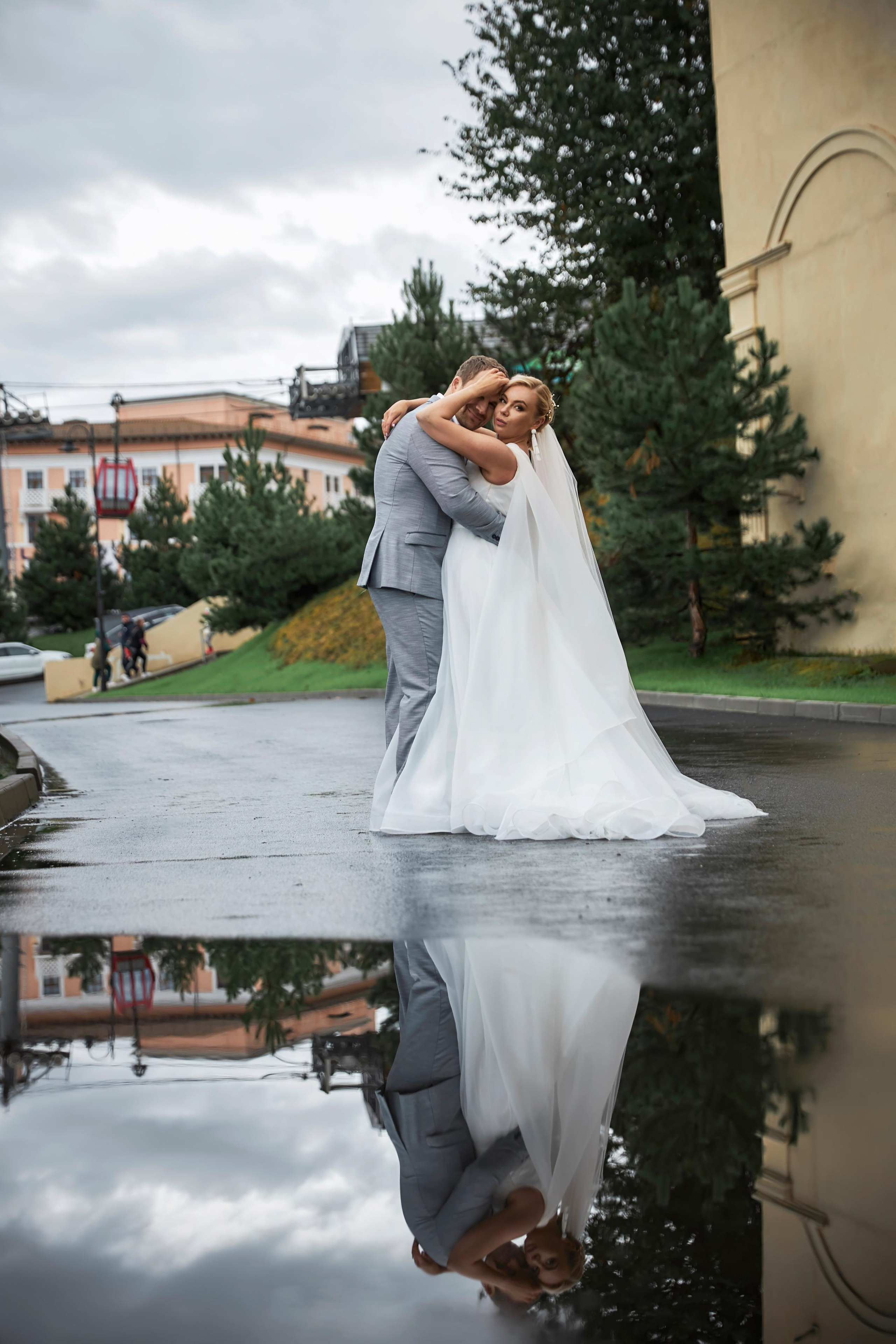 Свадьба в Красной Поляне от TWINS STUDIO в окружении гор. ТВИНС СТУДИО — лучшие свадебные фотографы и видеографы в Краснодаре