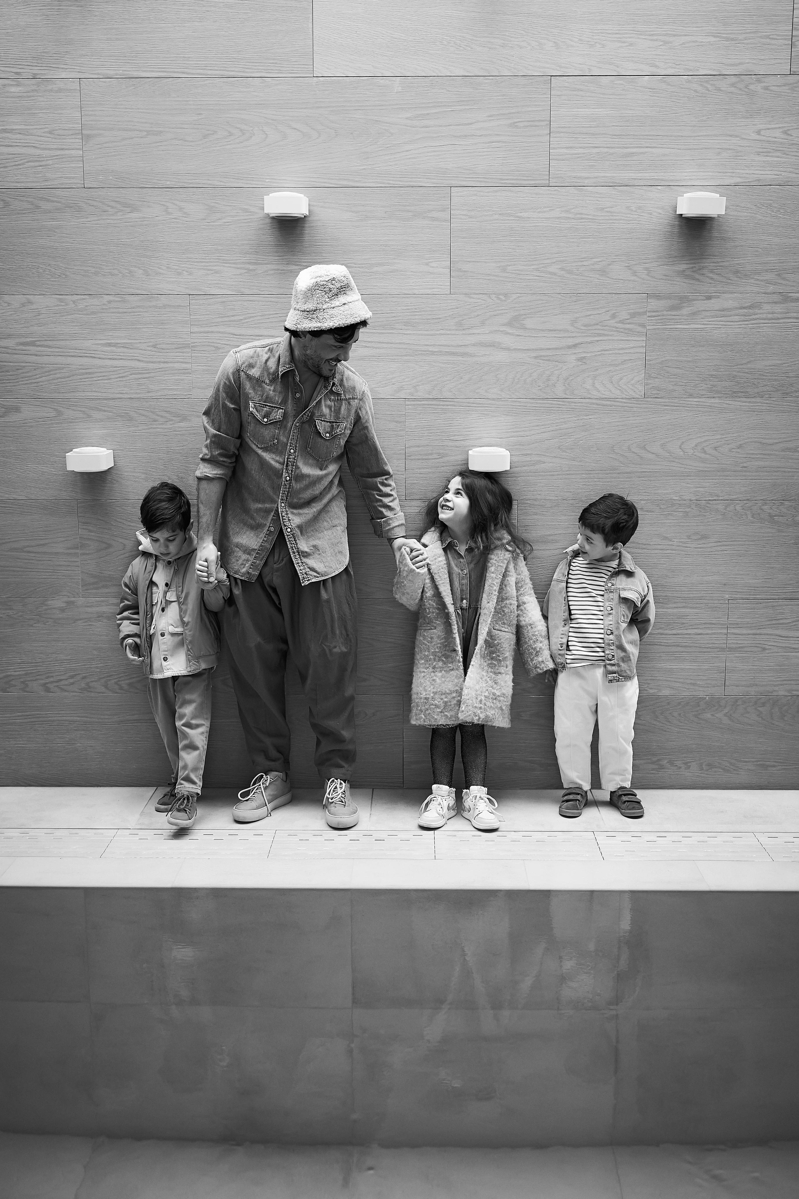 Самир Азарян и «три торнадо» Семейная фотосъёмка от Твинс Студио. ТВИНС СТУДИО — лучшие свадебные фотографы и видеографы в Краснодаре