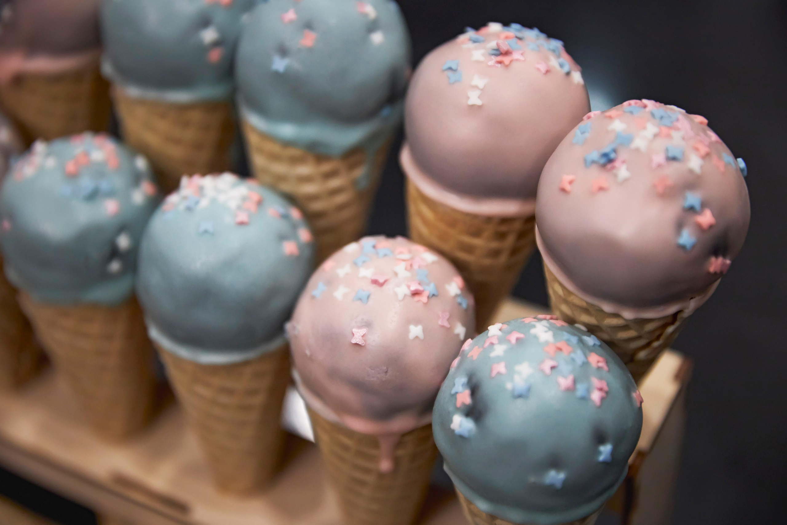 Свадьба в Красной Поляне от TWINS STUDIO в окружении гор. ТВИНС СТУДИО — лучшие свадебные фотографы и видеографы в Краснодаре