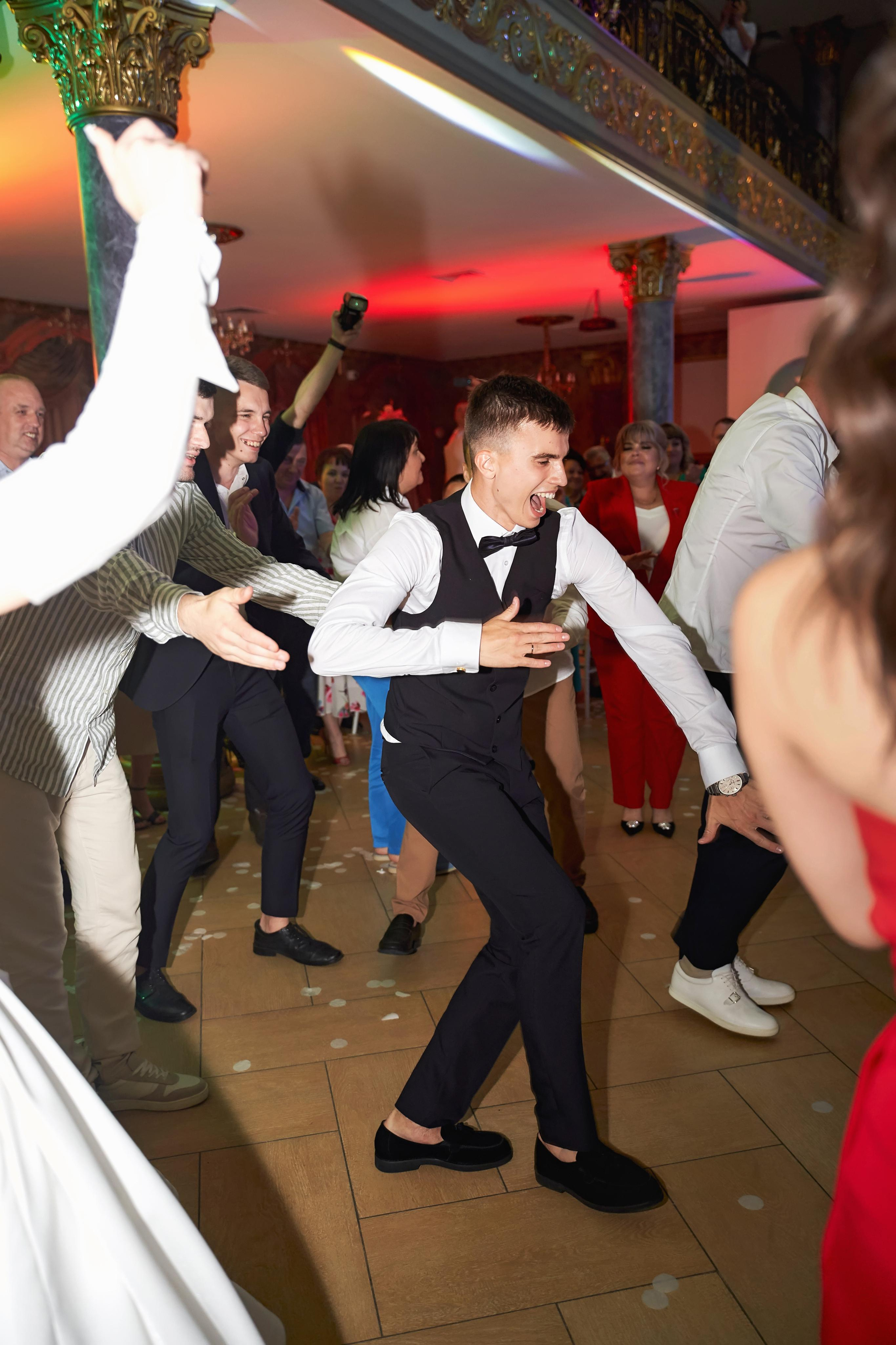 «Гол в свою жизнь» | свадьба профессионального футболиста Голубева 22. ТВИНС СТУДИО — лучшие свадебные фотографы и видеографы в Краснодаре