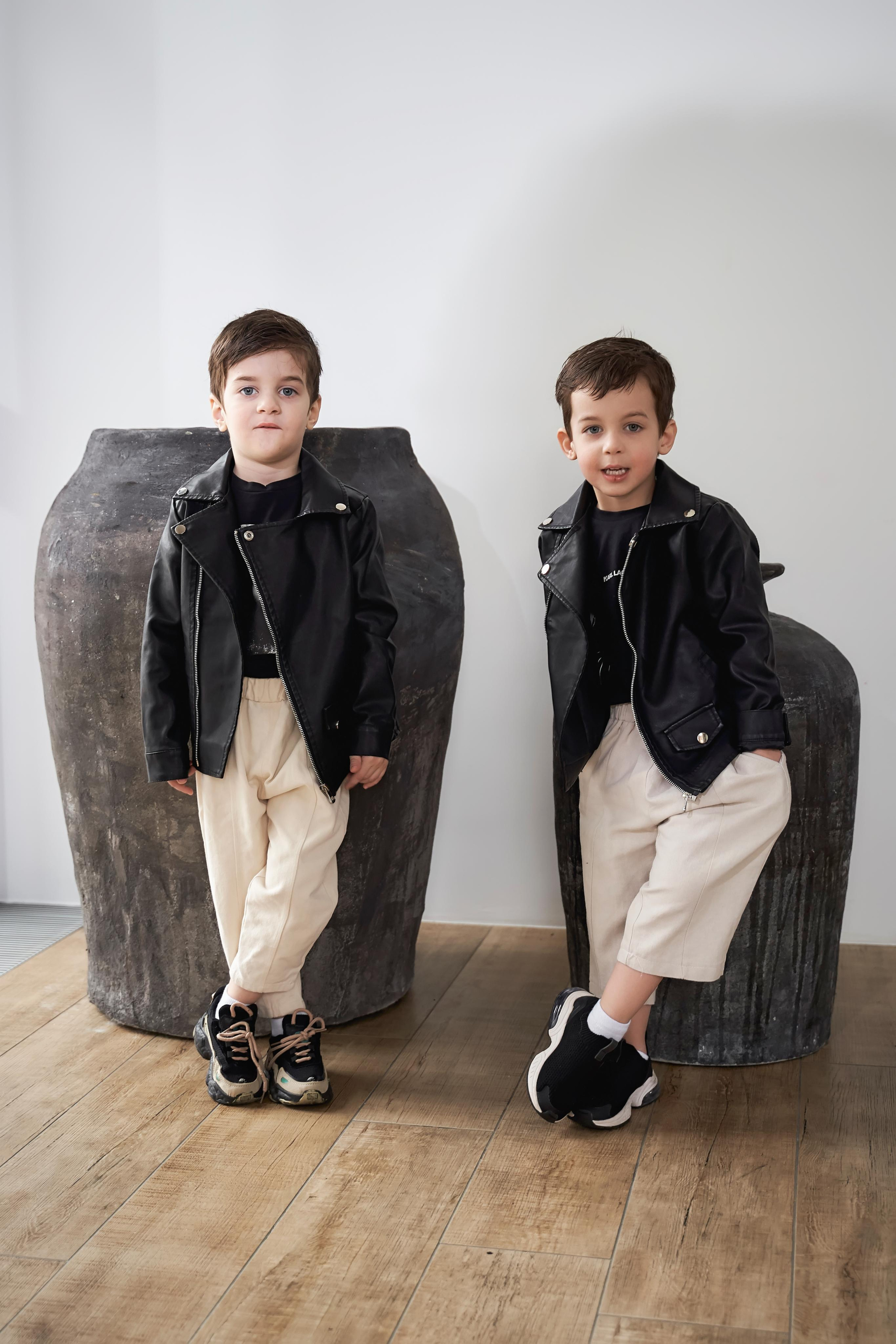 Самир Азарян и «три торнадо» Семейная фотосъёмка от Твинс Студио. ТВИНС СТУДИО — лучшие свадебные фотографы и видеографы в Краснодаре