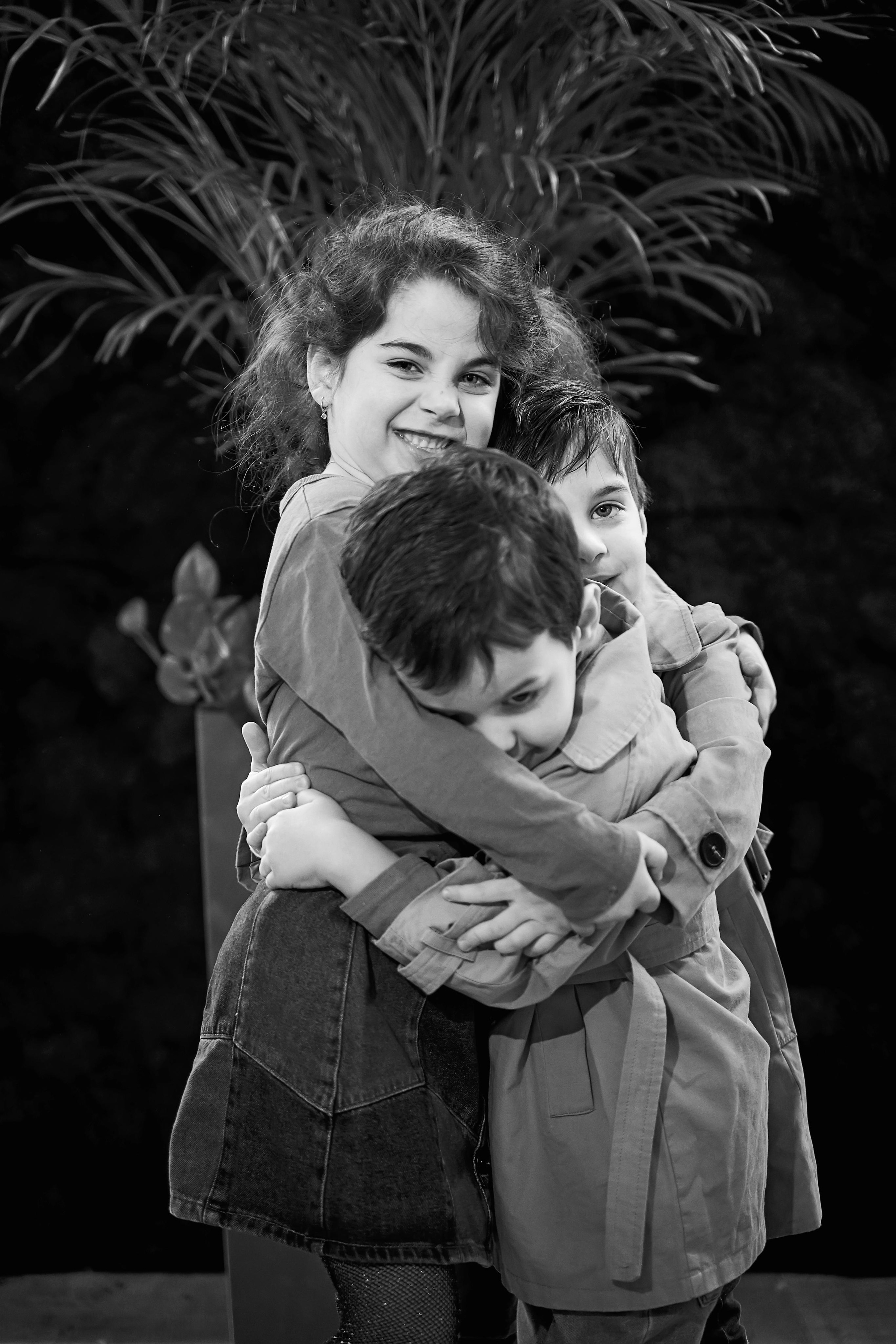 Самир Азарян и «три торнадо» Семейная фотосъёмка от Твинс Студио. ТВИНС СТУДИО — лучшие свадебные фотографы и видеографы в Краснодаре