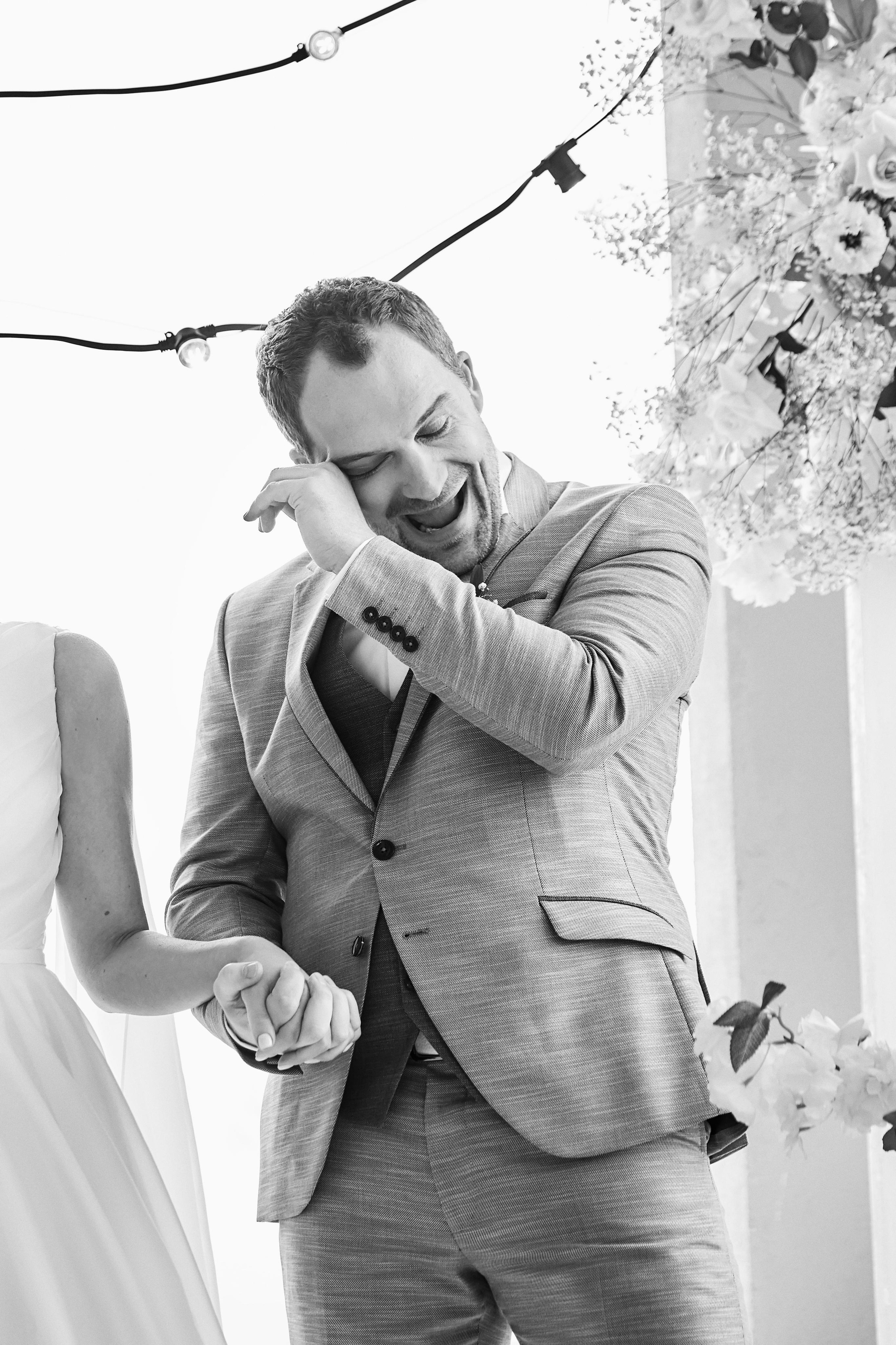 Свадьба в Красной Поляне от TWINS STUDIO в окружении гор. ТВИНС СТУДИО — лучшие свадебные фотографы и видеографы в Краснодаре