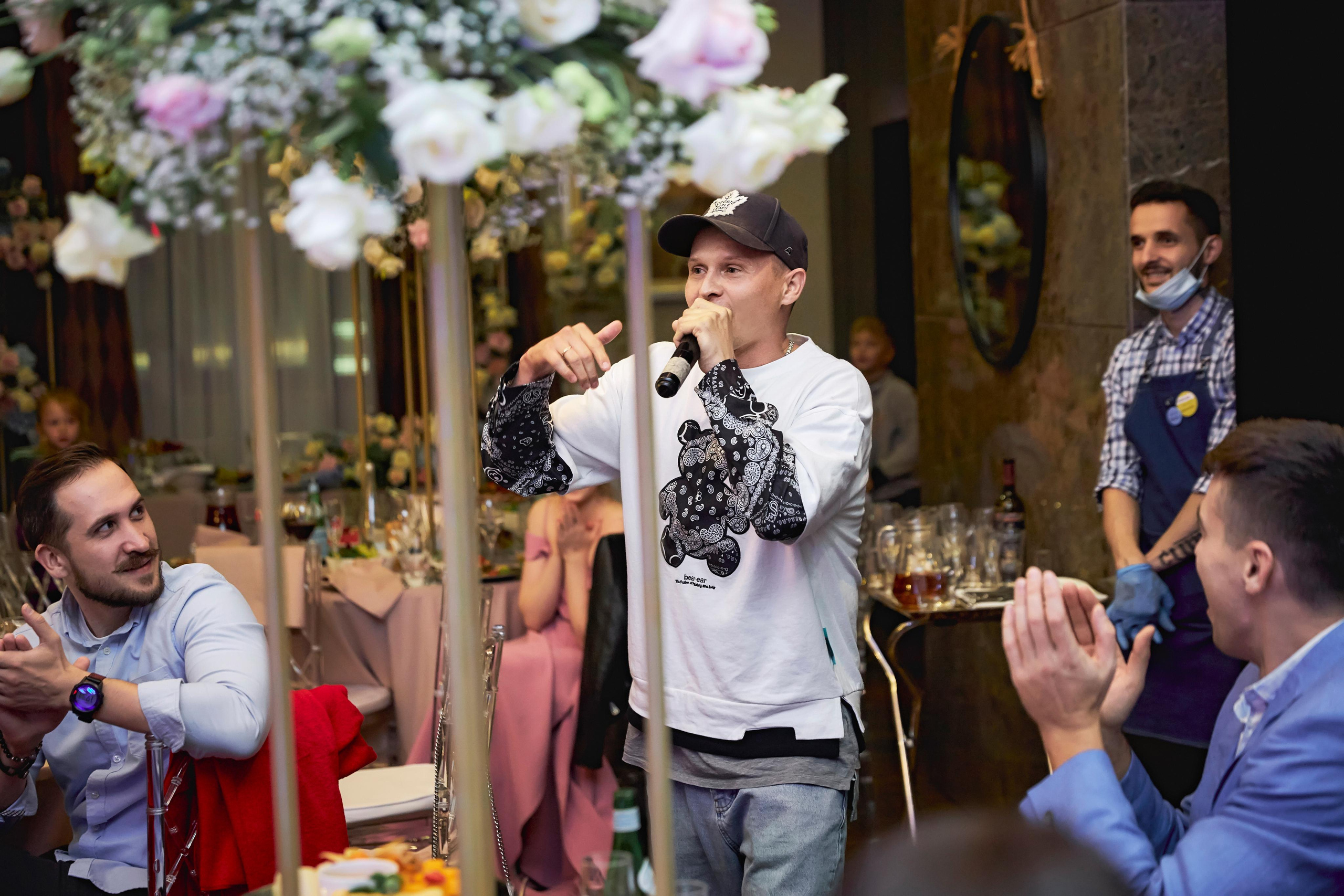 Свадьба в Красной Поляне от TWINS STUDIO в окружении гор. ТВИНС СТУДИО — лучшие свадебные фотографы и видеографы в Краснодаре