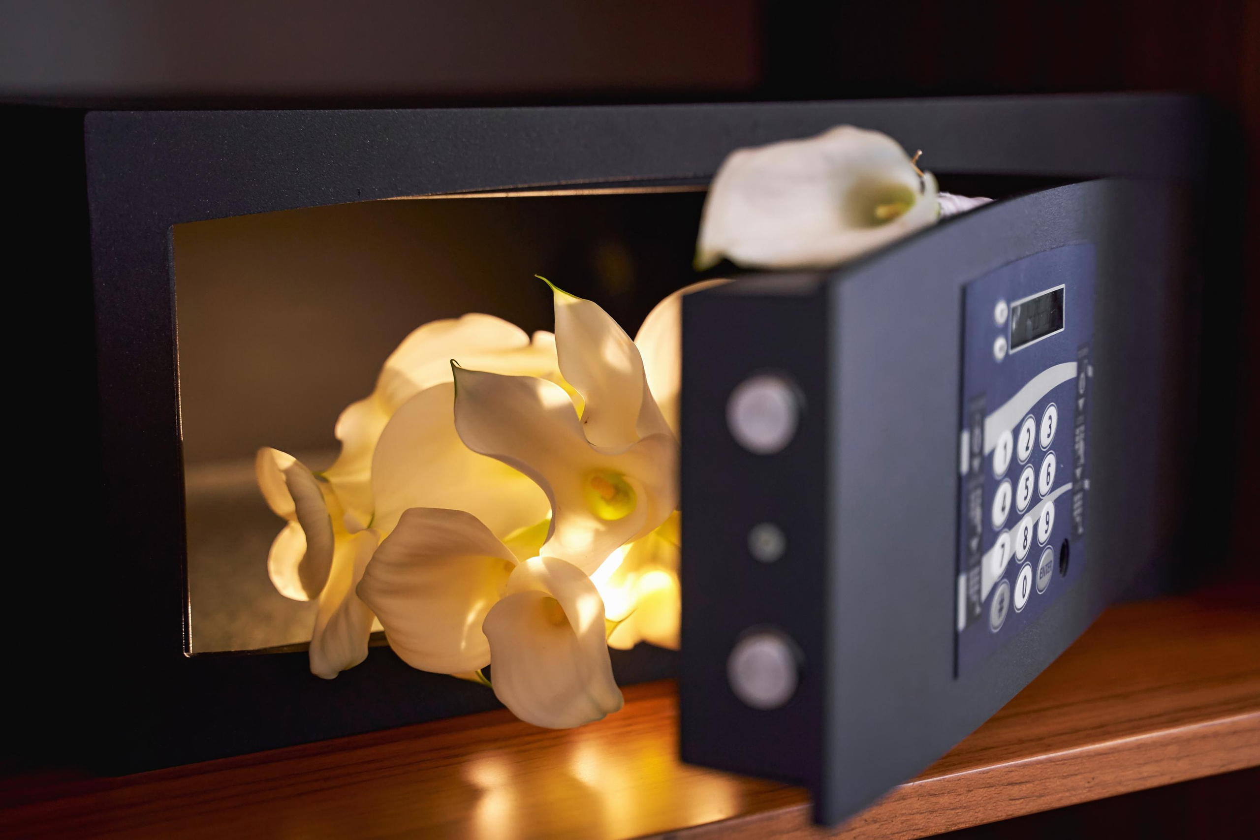 Красивая выездная регистрация в «Шато Де Талю» винодельня в Геленджике. ТВИНС СТУДИО — лучшие свадебные фотографы и видеографы в Краснодаре