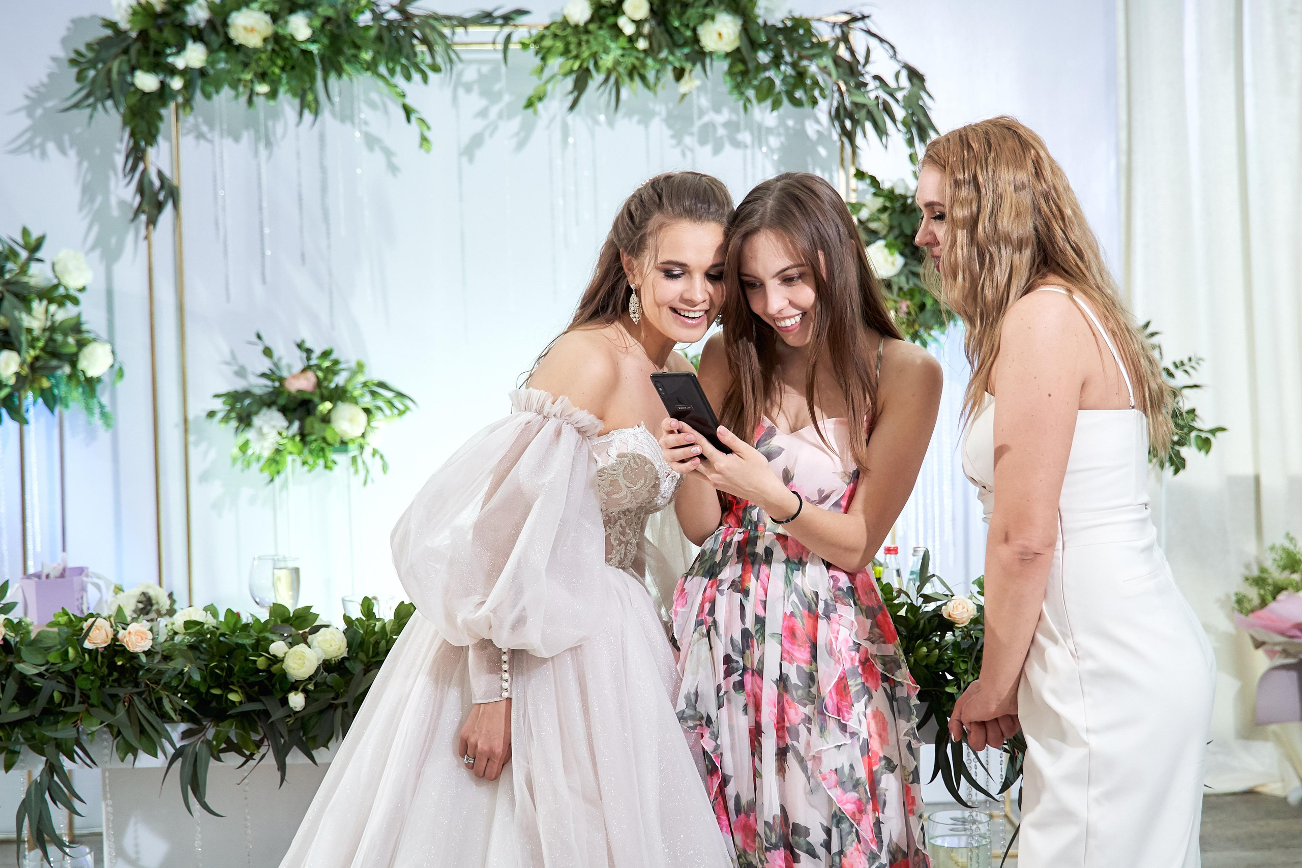 Камерная свадьба в фотостудии, парке Галицкого и Екатерининском загсе. ТВИНС СТУДИО — лучшие свадебные фотографы и видеографы в Краснодаре