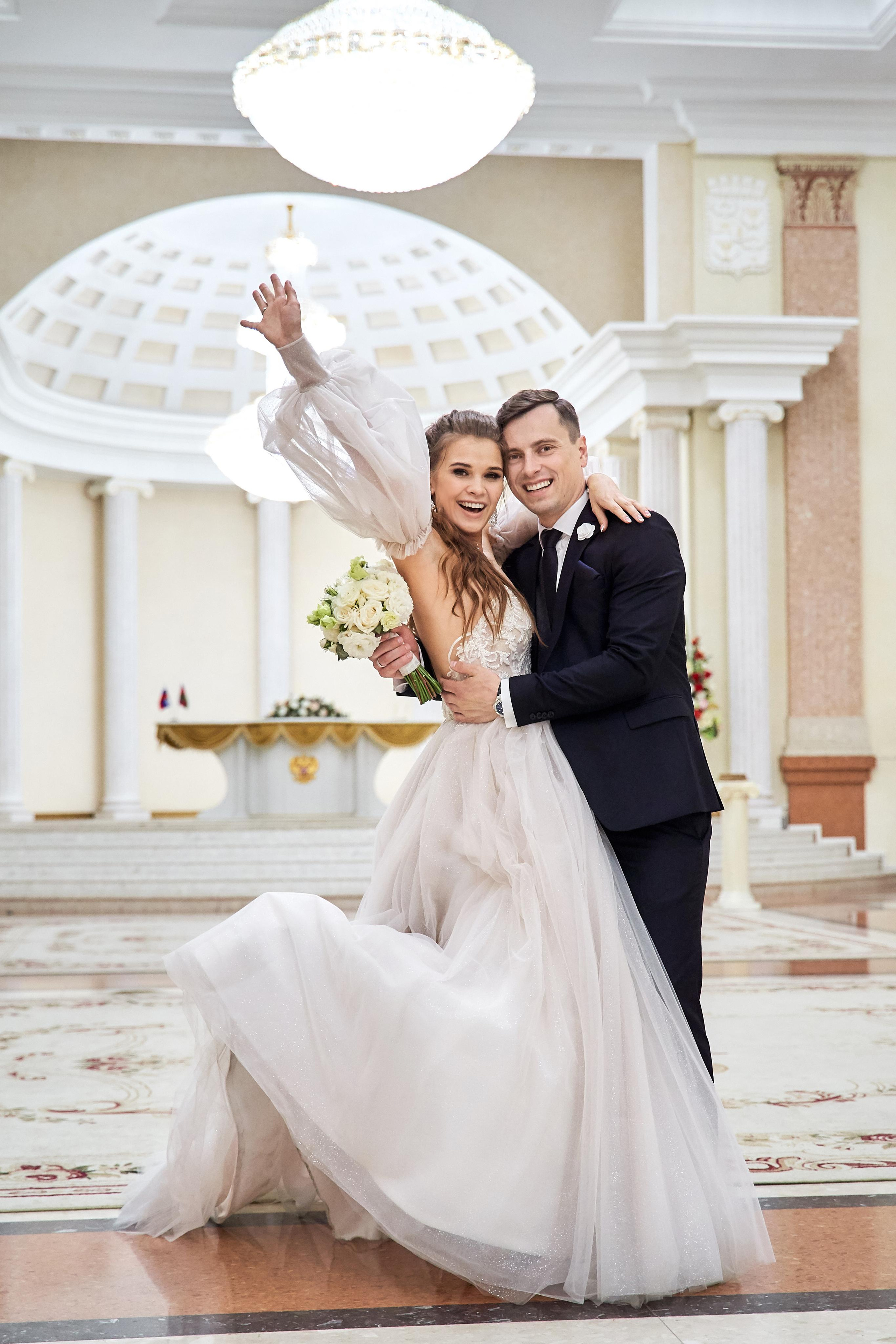 Камерная свадьба в фотостудии, парке Галицкого и Екатерининском загсе. ТВИНС СТУДИО — лучшие свадебные фотографы и видеографы в Краснодаре