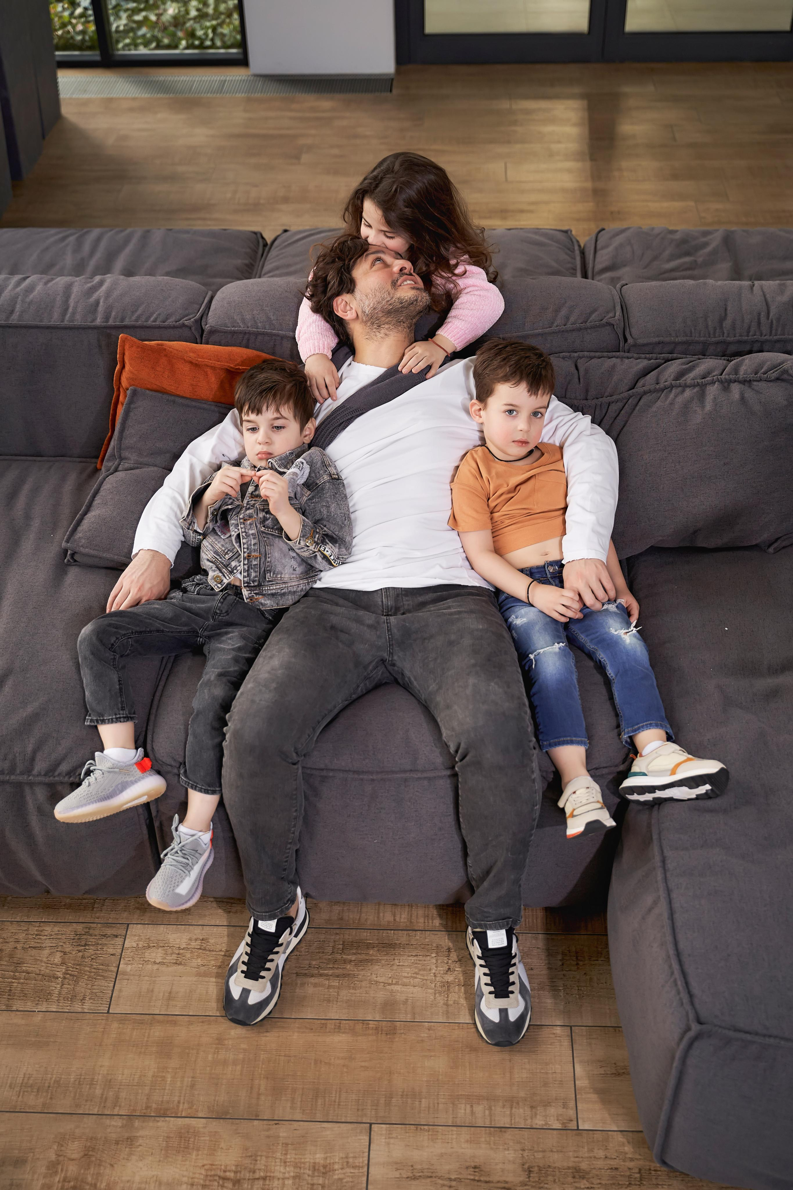 Самир Азарян и «три торнадо» Семейная фотосъёмка от Твинс Студио. ТВИНС СТУДИО — лучшие свадебные фотографы и видеографы в Краснодаре