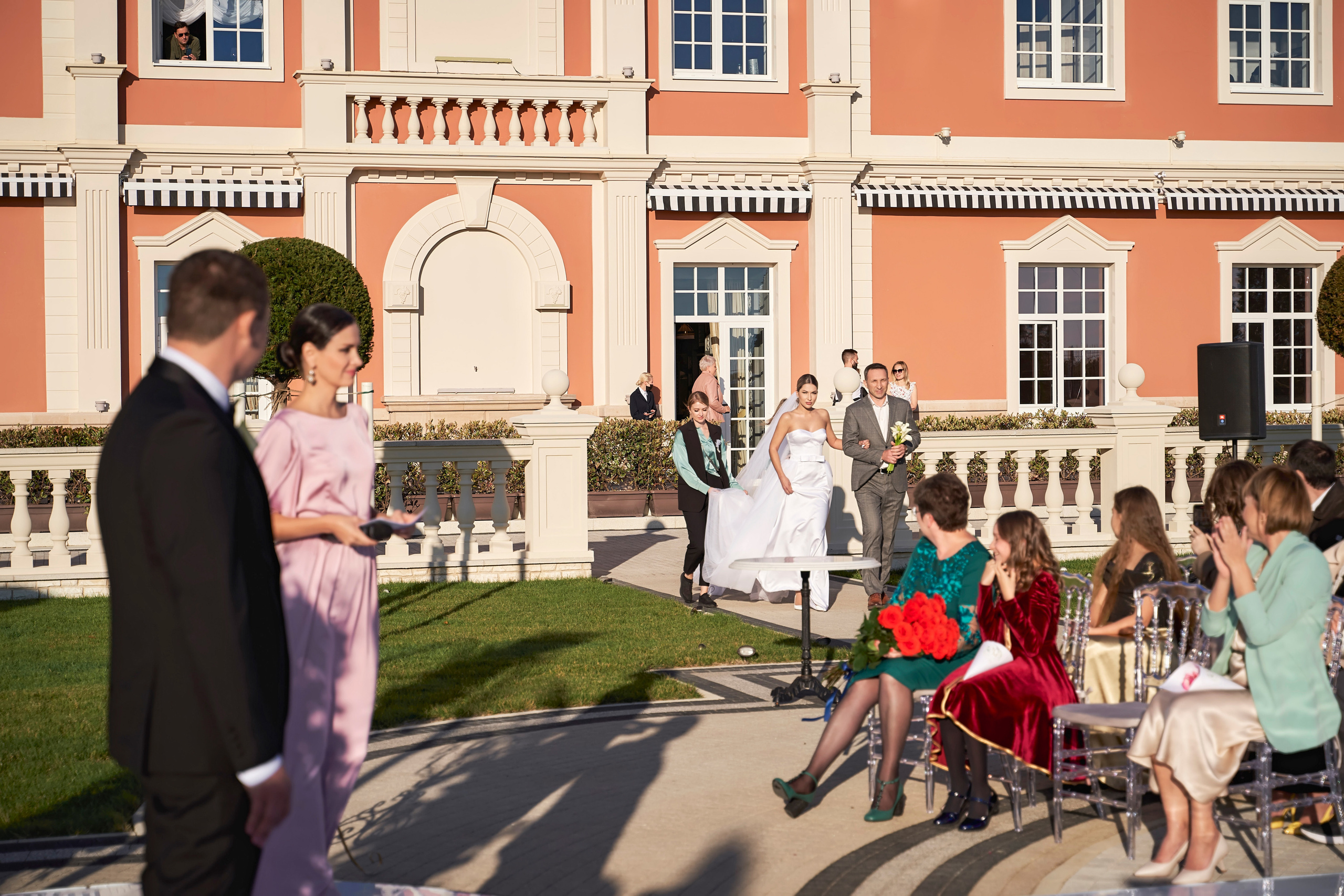 Красивая выездная регистрация в «Шато Де Талю» винодельня в Геленджике. ТВИНС СТУДИО — лучшие свадебные фотографы и видеографы в Краснодаре