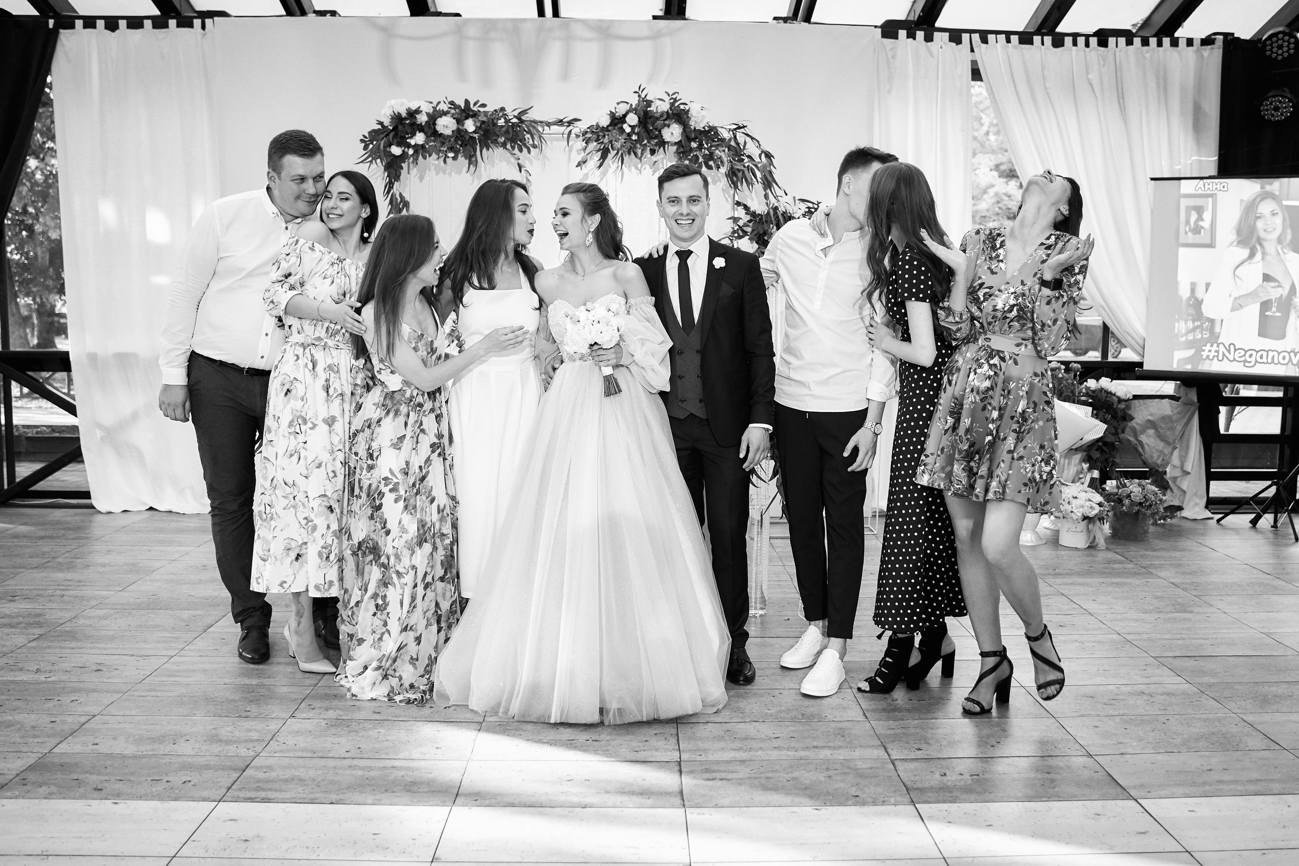 Камерная свадьба в фотостудии, парке Галицкого и Екатерининском загсе. ТВИНС СТУДИО — лучшие свадебные фотографы и видеографы в Краснодаре