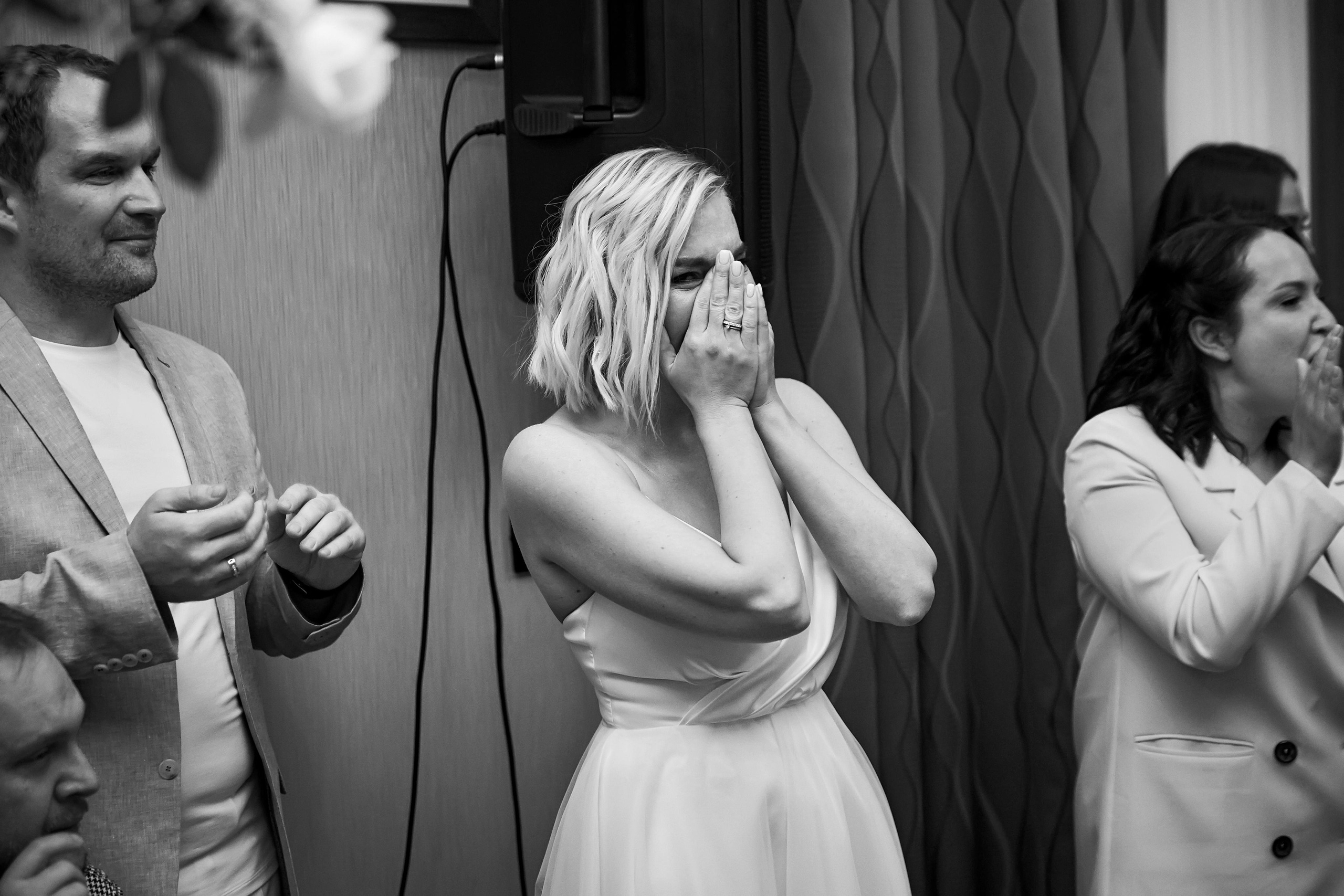 Свадьба в Красной Поляне от TWINS STUDIO в окружении гор. ТВИНС СТУДИО — лучшие свадебные фотографы и видеографы в Краснодаре