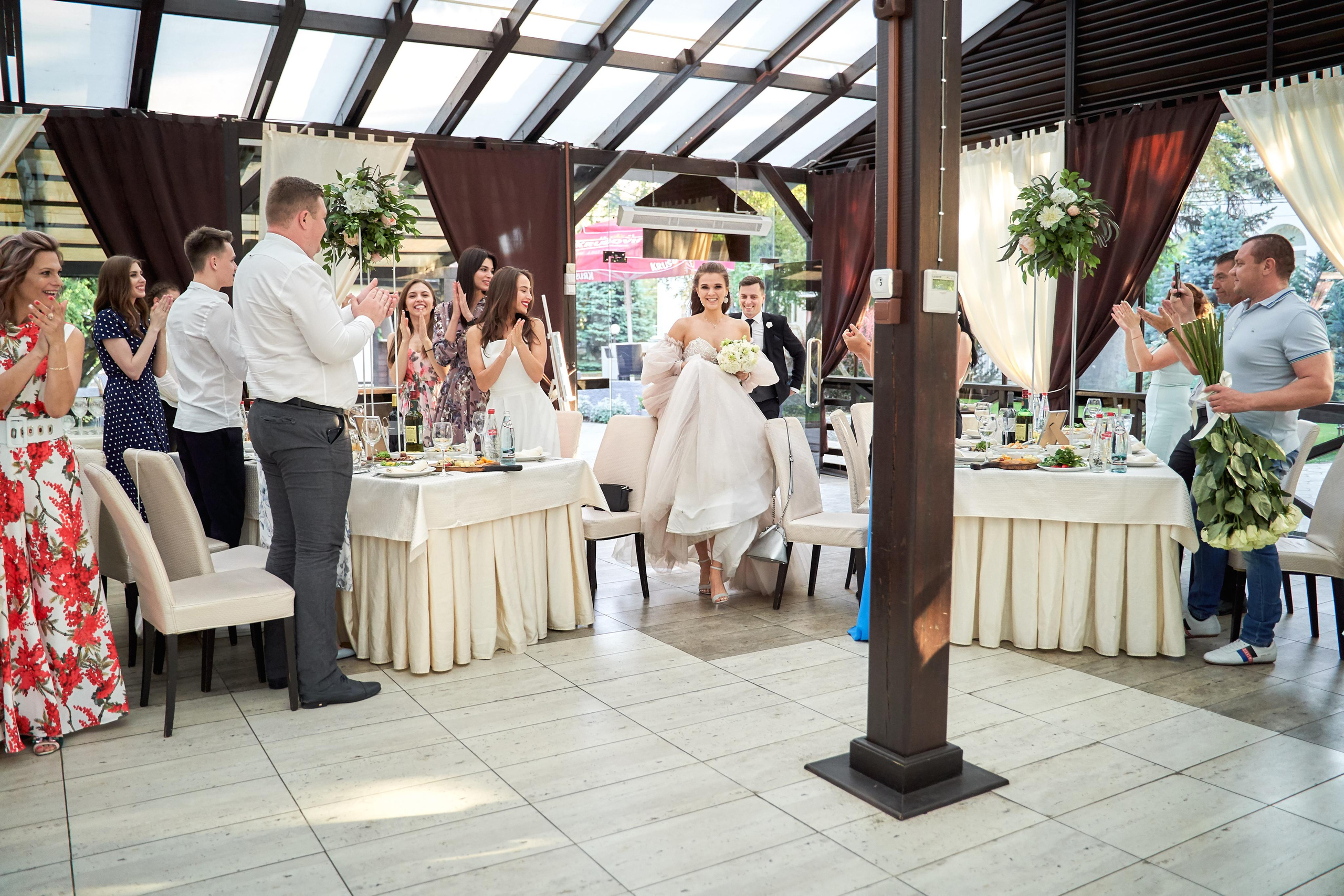 Камерная свадьба в фотостудии, парке Галицкого и Екатерининском загсе. ТВИНС СТУДИО — лучшие свадебные фотографы и видеографы в Краснодаре