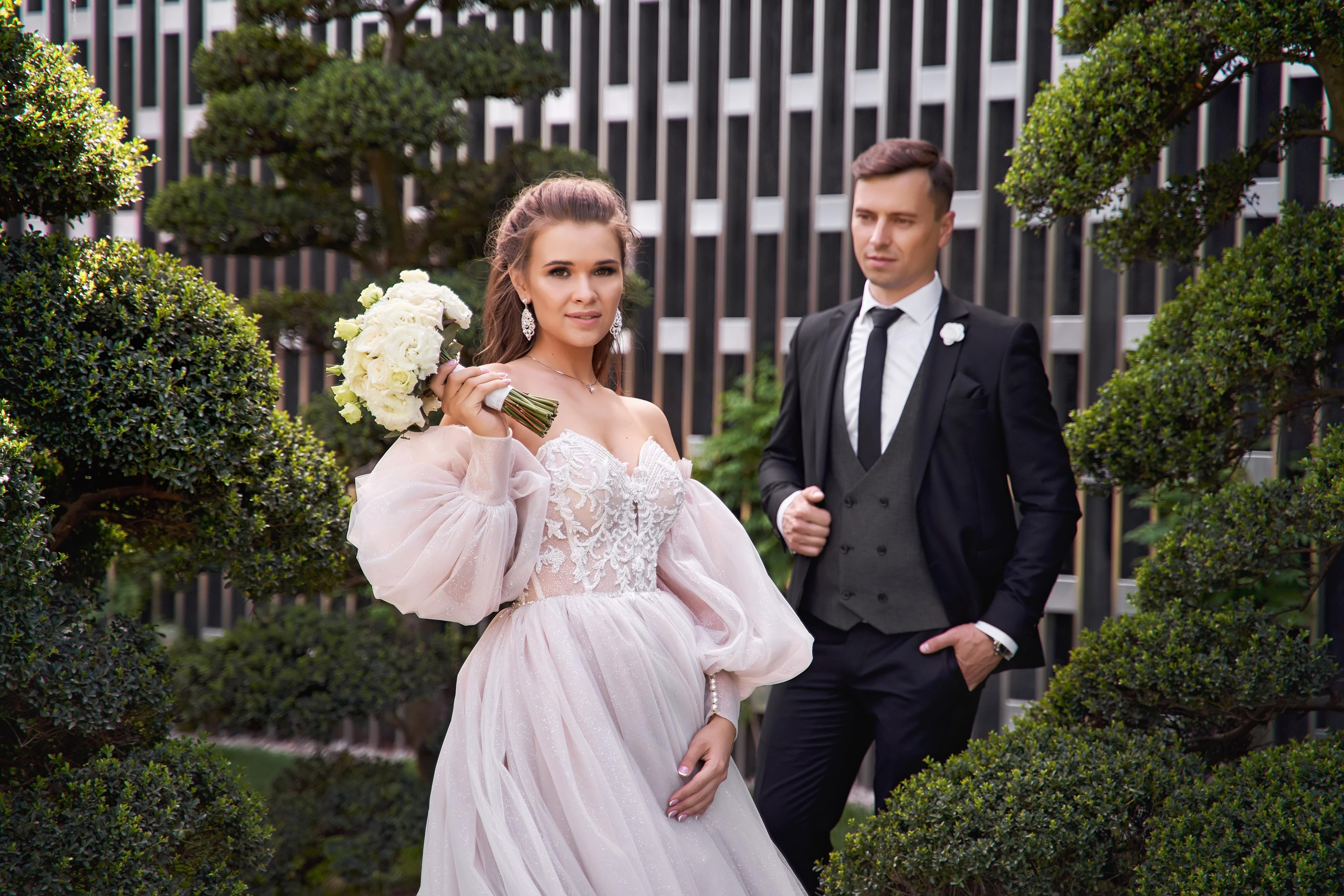 Камерная свадьба в фотостудии, парке Галицкого и Екатерининском загсе. ТВИНС СТУДИО — лучшие свадебные фотографы и видеографы в Краснодаре