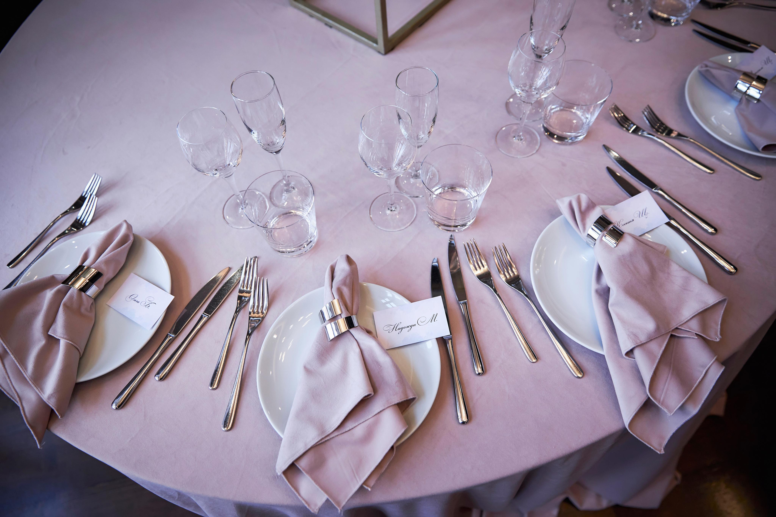 Свадьба в Красной Поляне от TWINS STUDIO в окружении гор. ТВИНС СТУДИО — лучшие свадебные фотографы и видеографы в Краснодаре