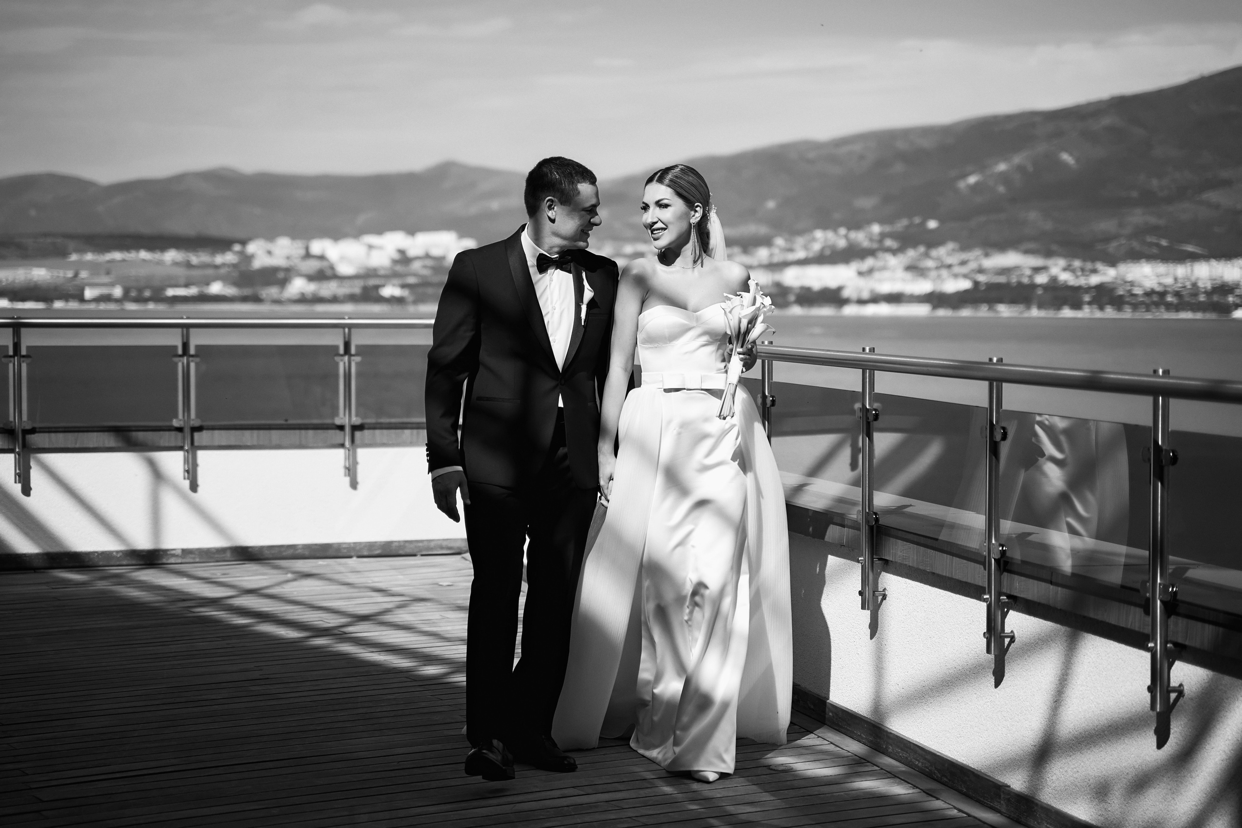 Красивая выездная регистрация в «Шато Де Талю» винодельня в Геленджике. ТВИНС СТУДИО — лучшие свадебные фотографы и видеографы в Краснодаре